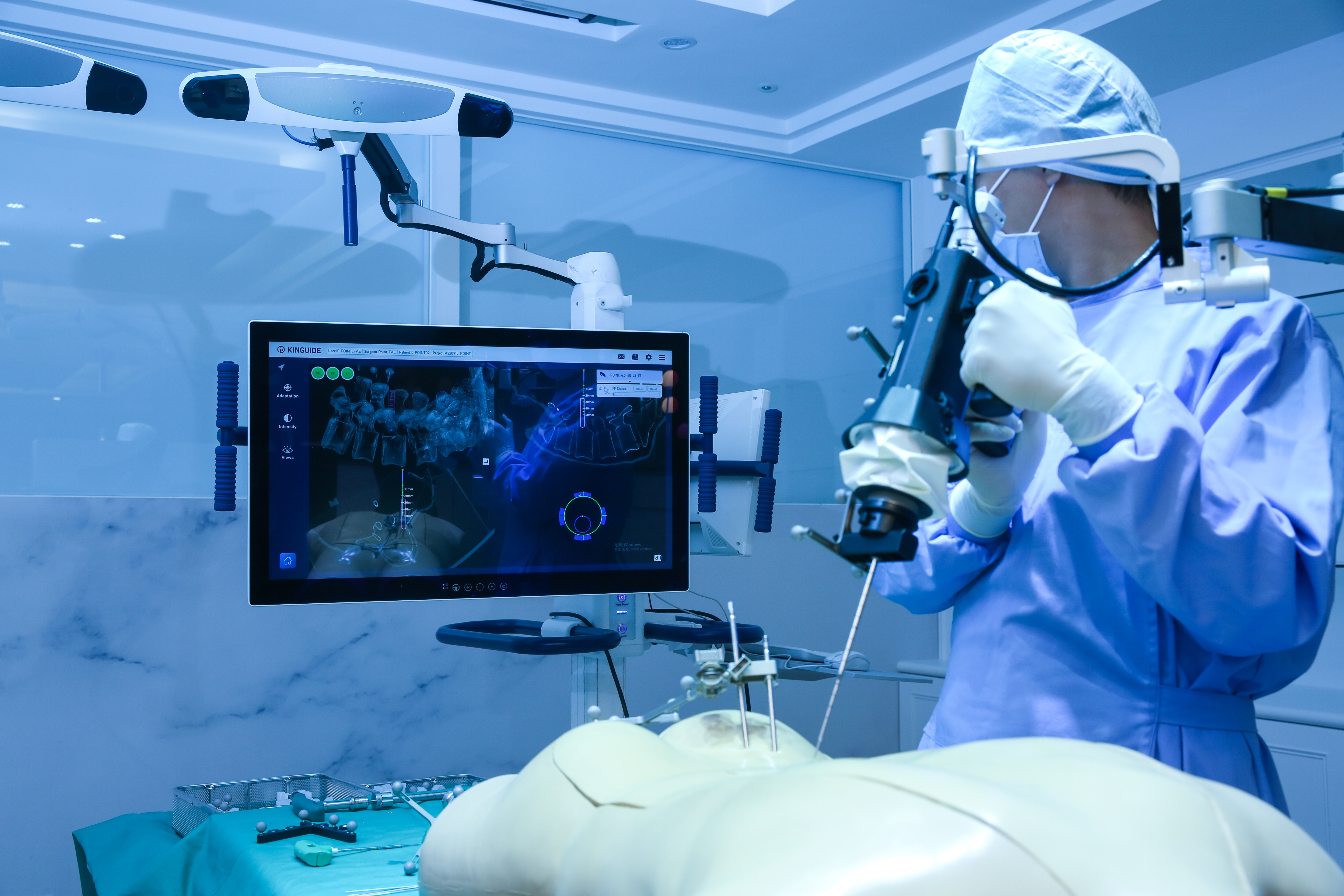 炳碩生醫的「金榫手術導航機器人輔助系統」，順利獲得台灣衛福部食藥署 (TFDA) 醫療器材查驗登記核准。