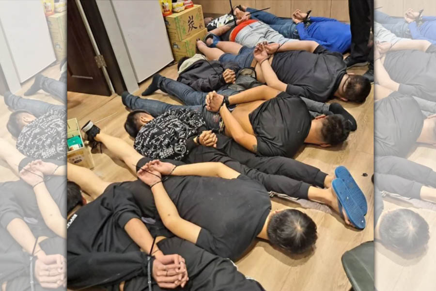 新北市刑大昨（3）日晚間在桃園市中壢區再逮獲8名犯嫌，並順利救出32名求職被害人。（警方提供）