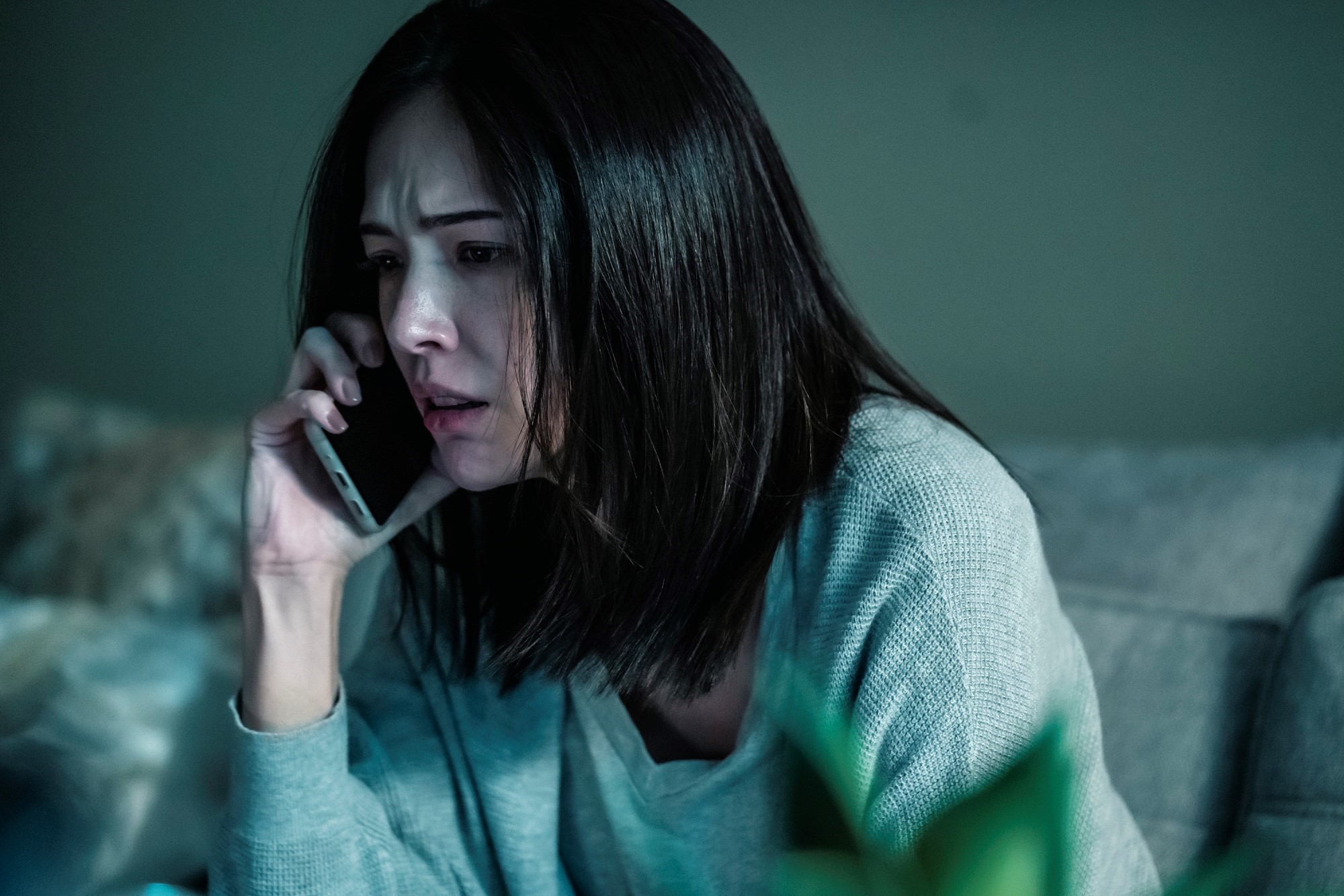 許瑋甯參考紀錄影片人物神態，在《她和她的她》劇中焦慮時，臉部會不自覺抽動。（Netflix提供）