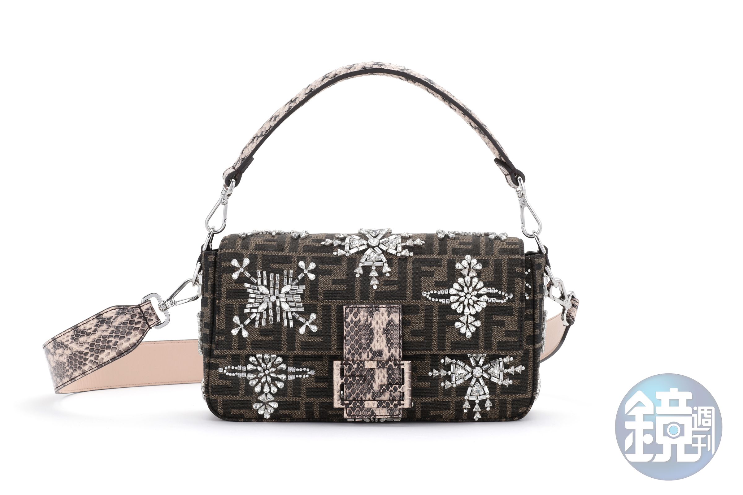 FF LOGO水晶造型Baguette NT$138,000 FENDI。（FENDI提供）