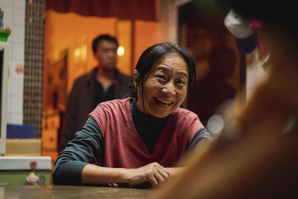 楊麗音的角色道出不少台灣底層婦女的悲哀,丈夫不爭氣又賺不了錢,自己還要操煩家中經濟。(台北双喜電影提供)
