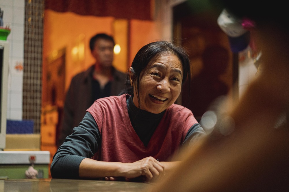 楊麗音的角色道出不少台灣底層婦女的悲哀，丈夫不爭氣又賺不了錢，自己還要操煩家中經濟。（台北双喜電影提供）