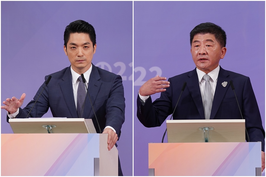 陳時中提問蔣萬安選情告急「新竹換台北」，遭對方回「糾結藍綠才會想棄保」。（主辦單位提供）