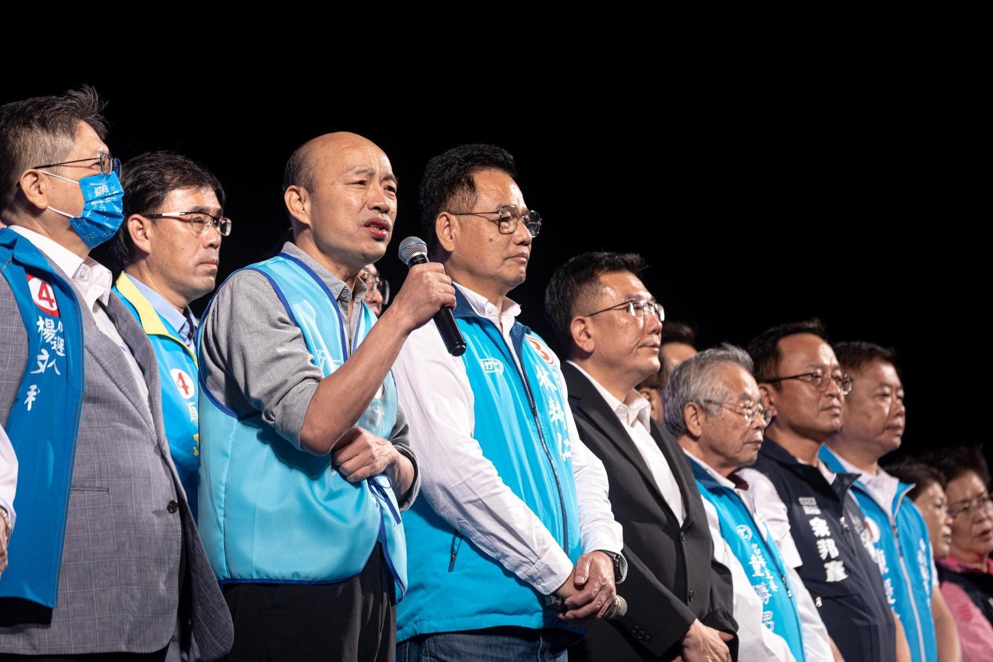 韓國瑜今（5日）晚到新竹市替林耕仁站台，發言暗諷朱學恒，引起台下熱烈回應。（翻攝自林耕仁臉書）