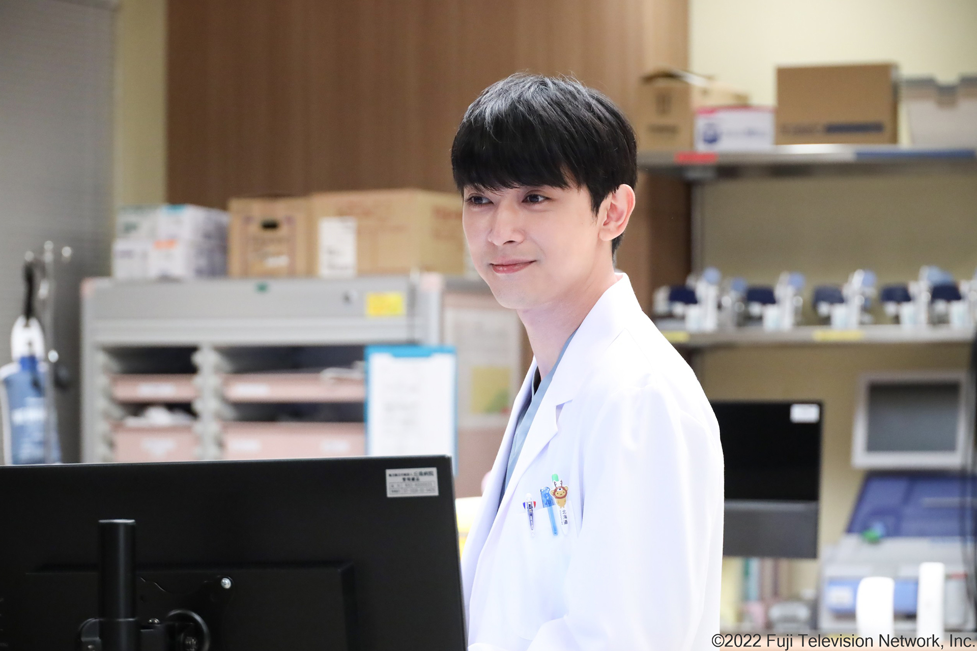 吉澤亮在《PICU 兒童加護病房》飾演小兒科醫生，每集賺人熱淚。（friDay影音提供）