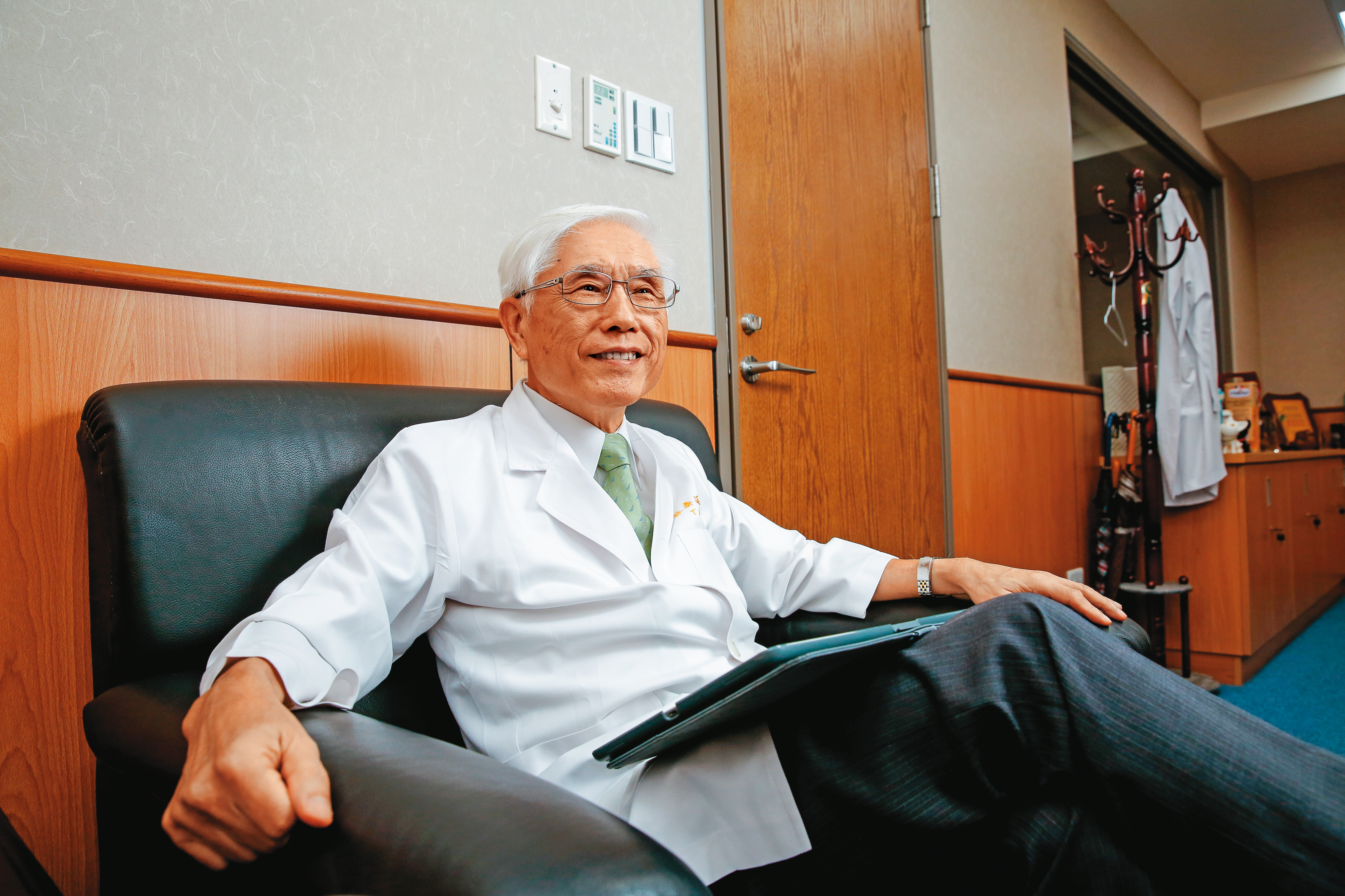 前衛福部部長林奏延看好外泌體未來發展潛力，選擇在73歲逆勢創業，成立艾萬霖生技。