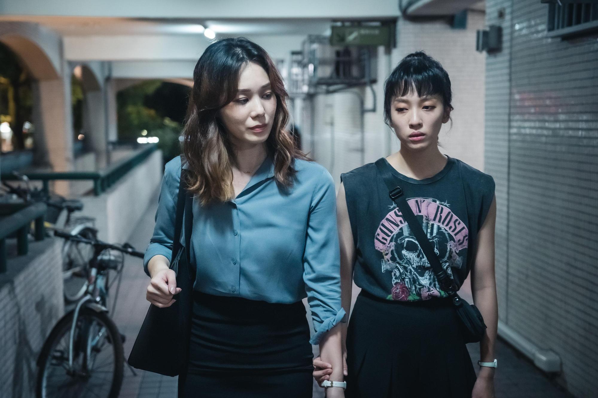 探索女性情欲的電影《小藍》尺度大膽突破，王渝萱與許乃涵表現搶眼稱職。（奇葩娛樂）