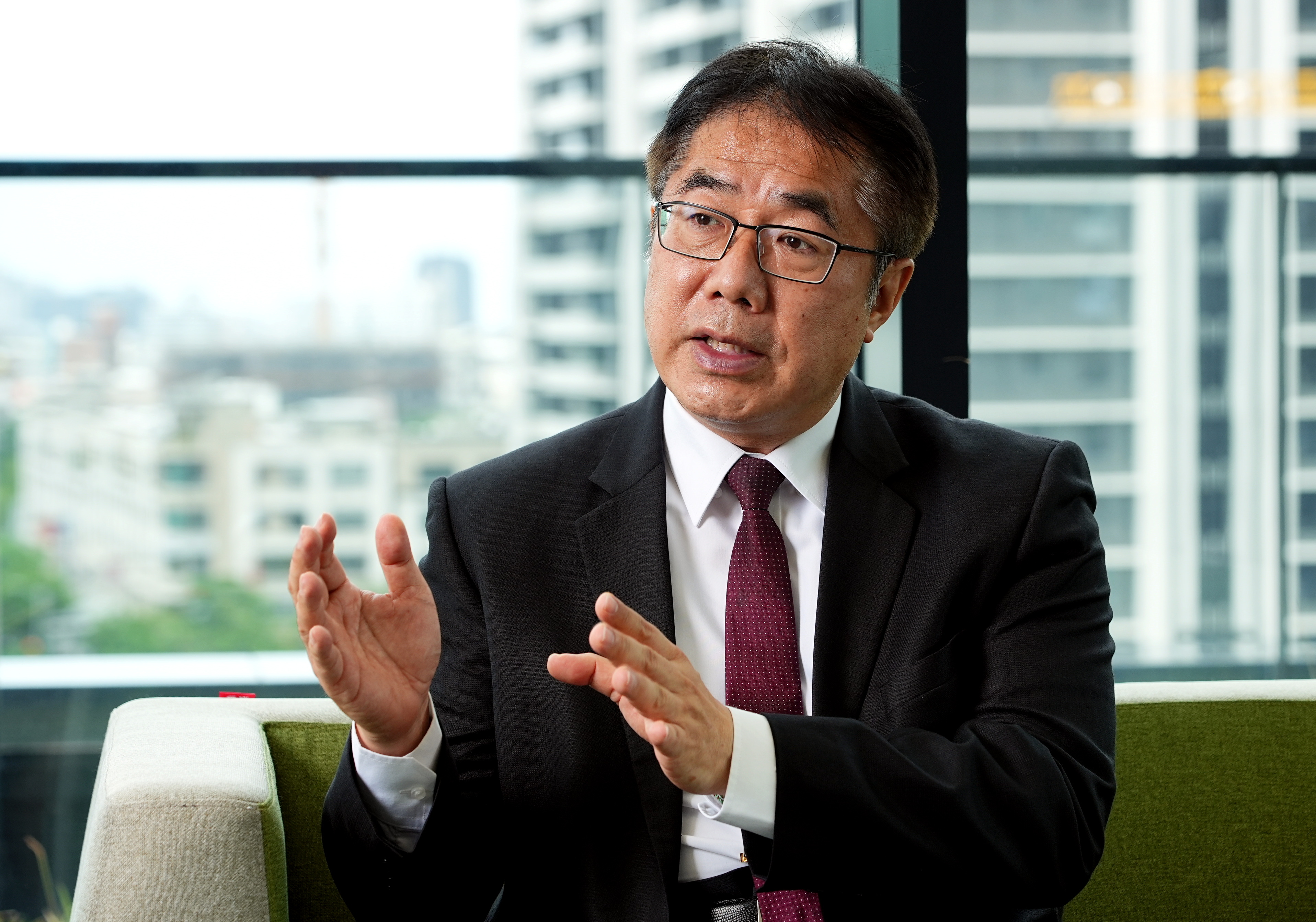 台南市長選舉民調目前由現任市長黃偉哲領先。