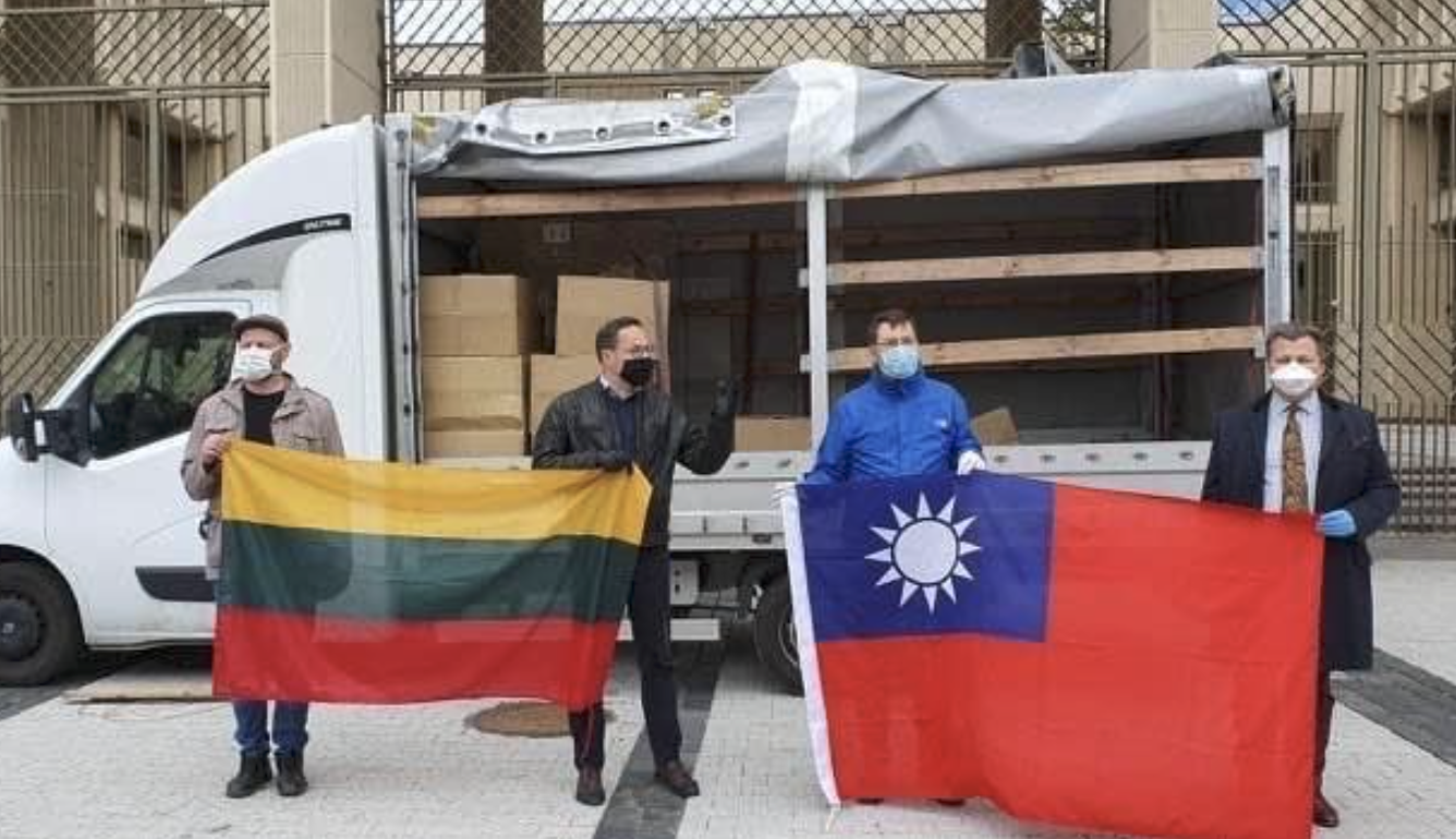 路透社報導，台灣宣布首筆在立陶宛投資，金額高達1.12億。（翻攝自Gintaras Steponavičius臉書）