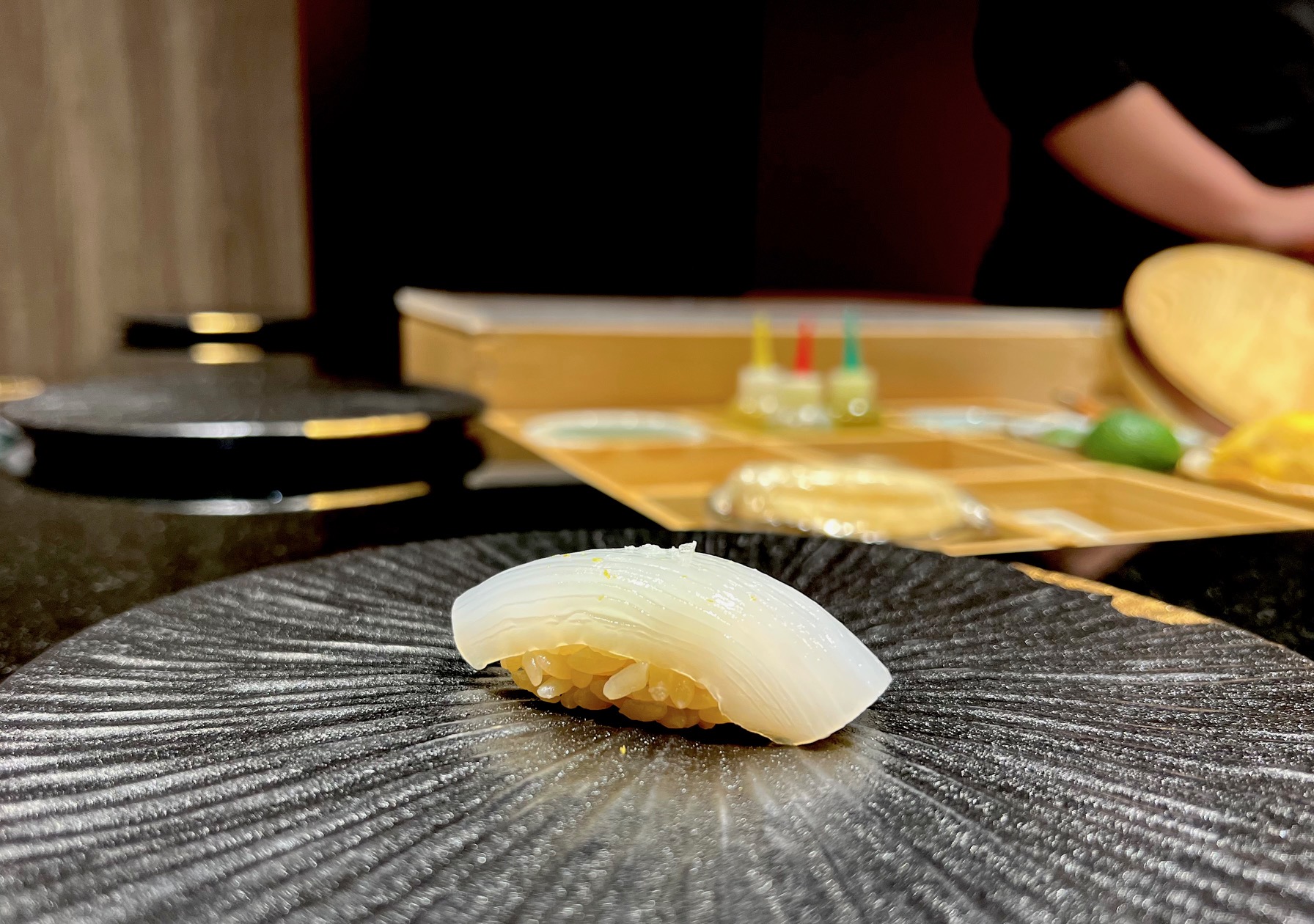 長崎的障泥烏賊（軟絲），點上義大利鹽花。