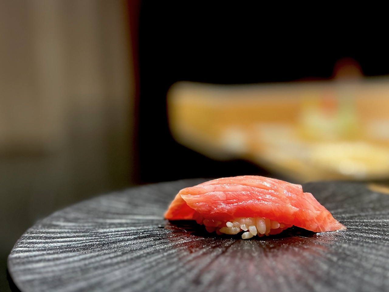 日本黑鮪大腹握壽司。
