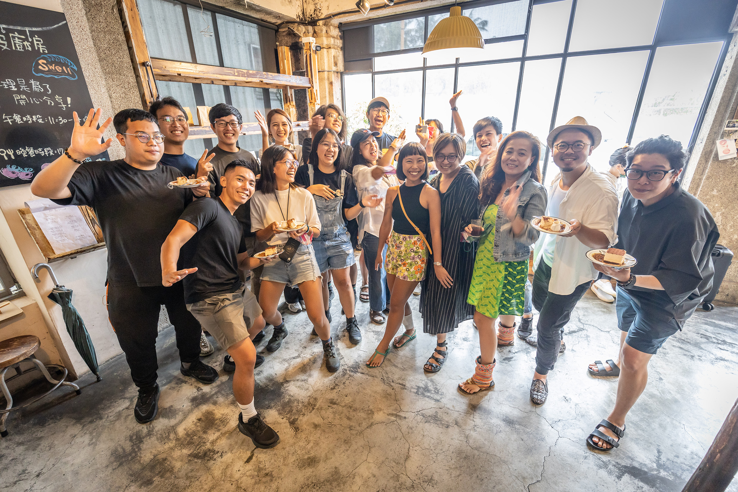 火箭人實驗室是由一群熱愛恆春半島、來自各行各業夥伴組成的團隊,今年他們將步伐從藝文策展橫跨到山林戶外運動,也把半島上最獨特的體驗推薦給造訪當地的旅人。