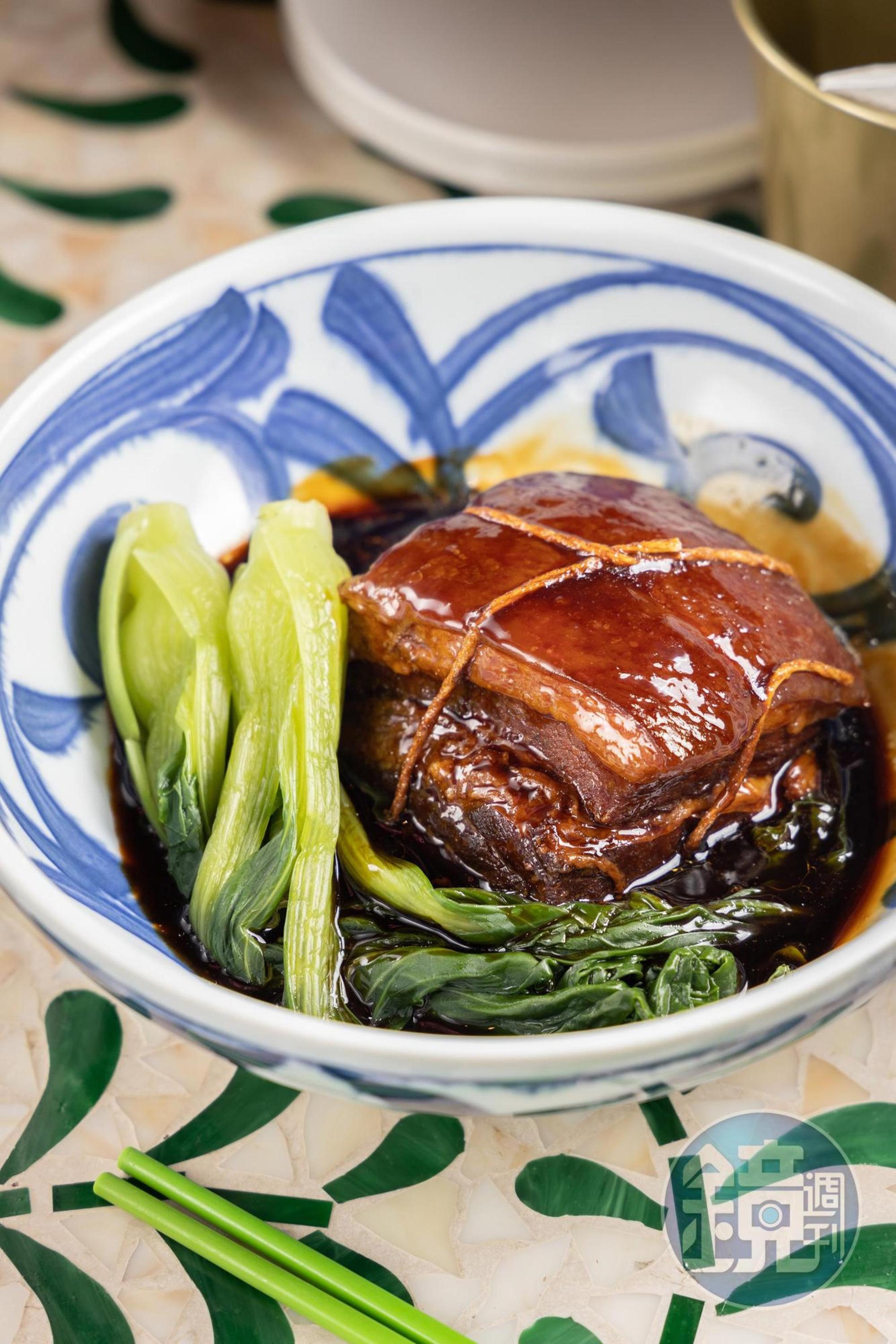 先炸後燉的「醉美東坡肉」，口感十分鬆軟，很下飯。（320元／小份）