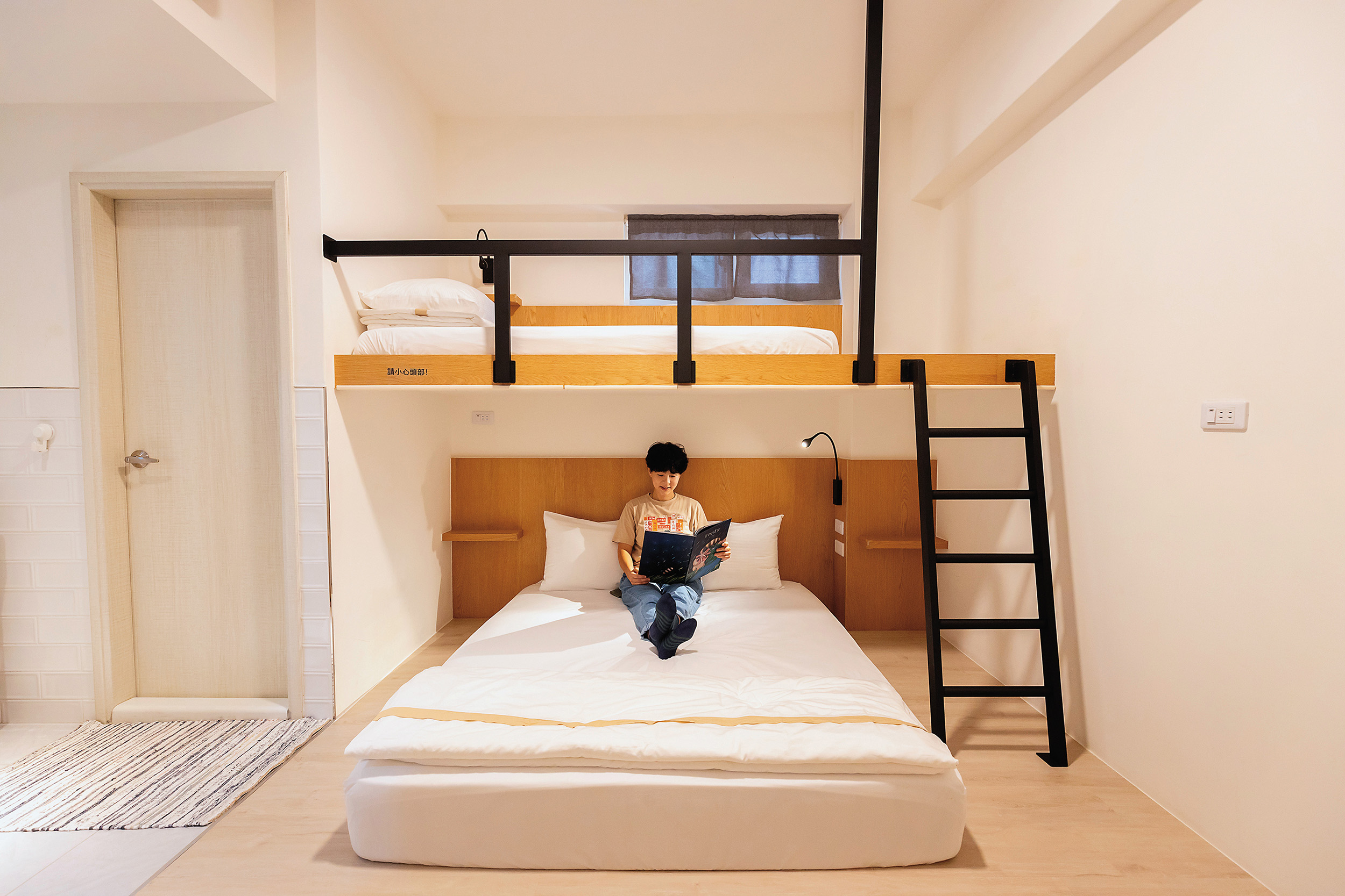 「J's Hostel仁旅宿」是網路上評價5顆星的背包客棧，每晚只要750元起就能入住，而且包含豐盛早餐。