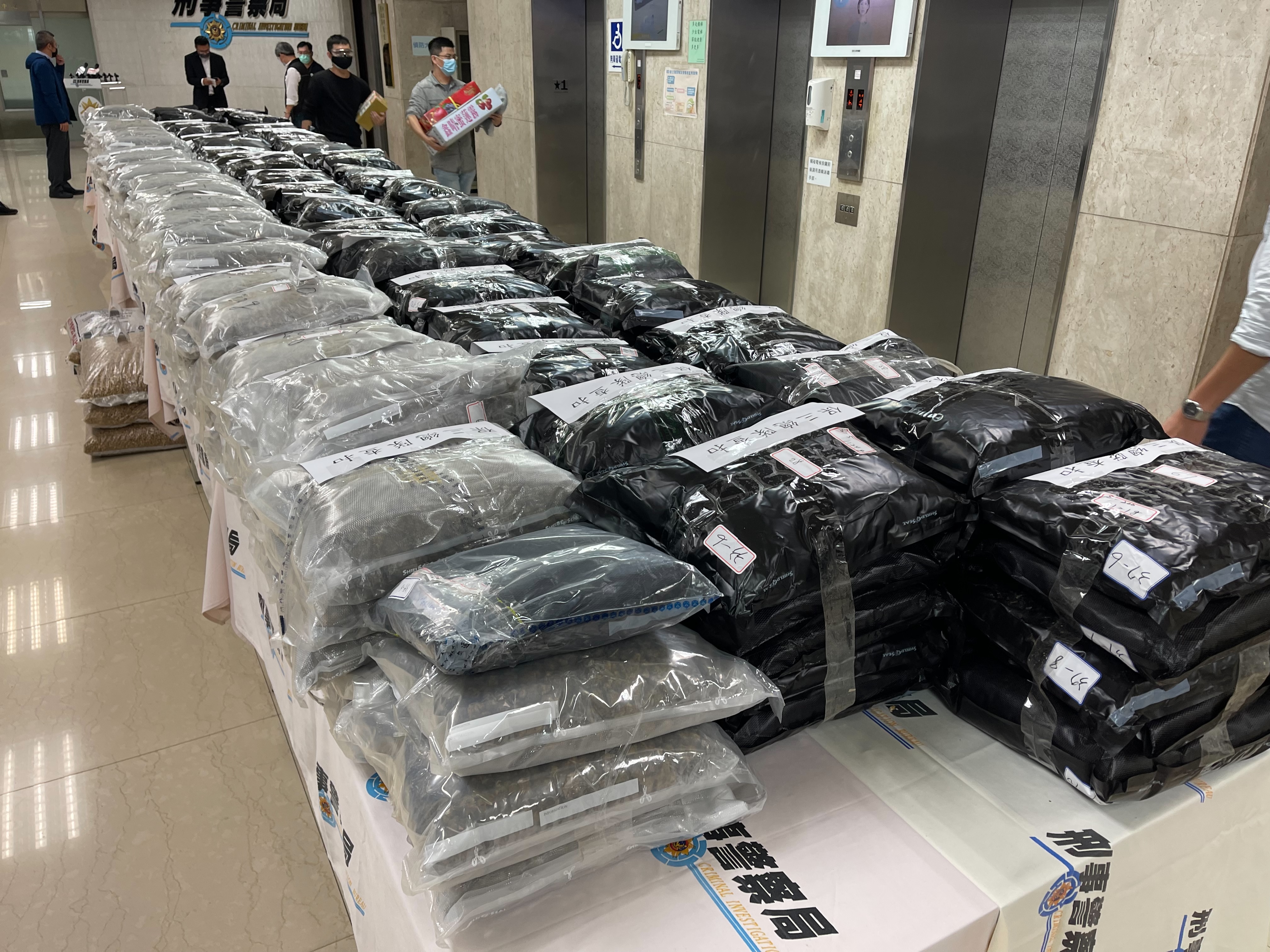 這些大麻花總數值7億元。