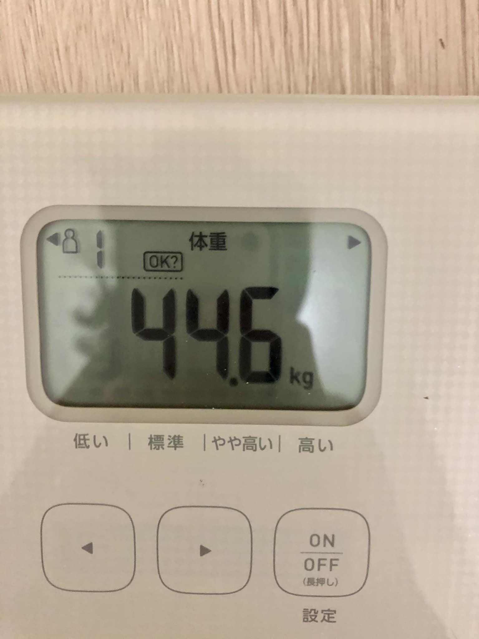 黃捷量體重只剩下44.6公斤,讓她驚呼「已經比我高中時還輕」。(翻攝自黃捷臉書)