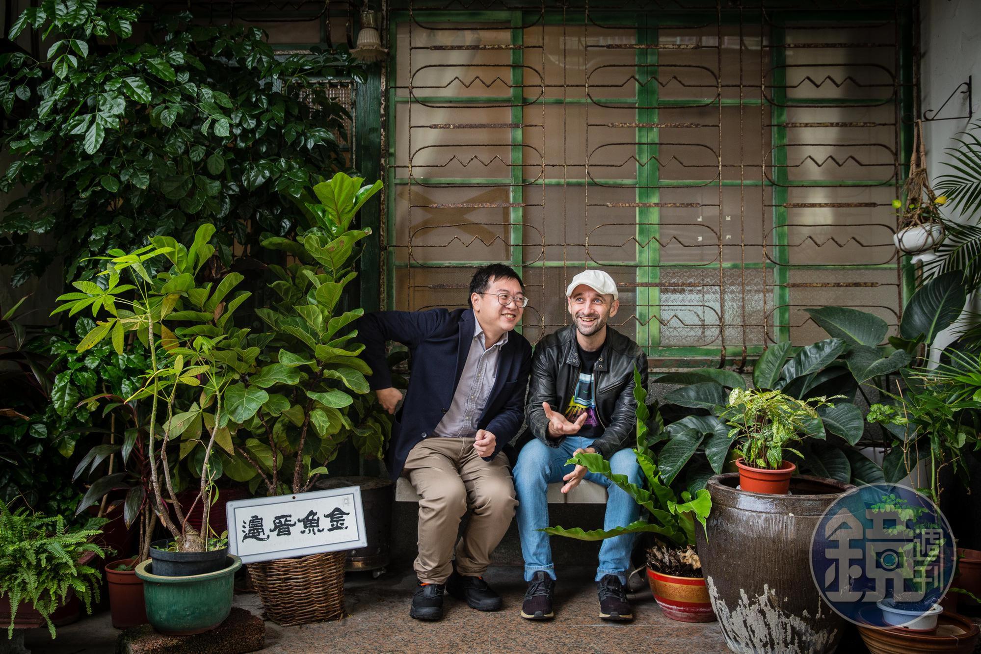 明馬丁（右）很欣賞台灣人擅於利用時間和極度有禮貌，也結交許多台灣朋友。