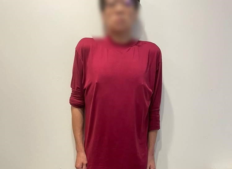 鄭男為詐團內負責拍攝被拘禁的被害人。（翻攝畫面）