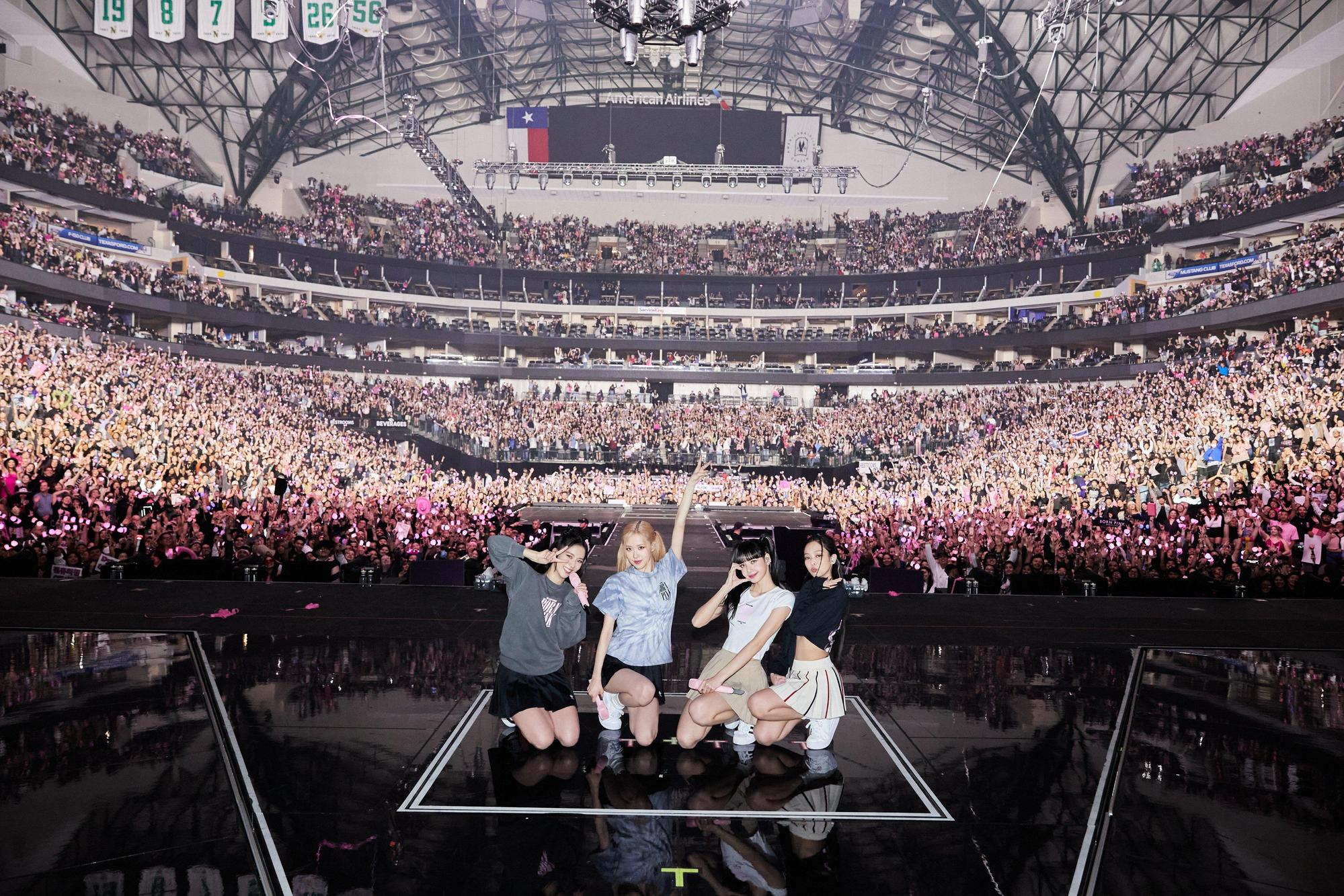 BLACKPINK來台灣高雄開演唱會一票難求,就連住宿也扯出高價。(翻攝自BLACKPINK推特)