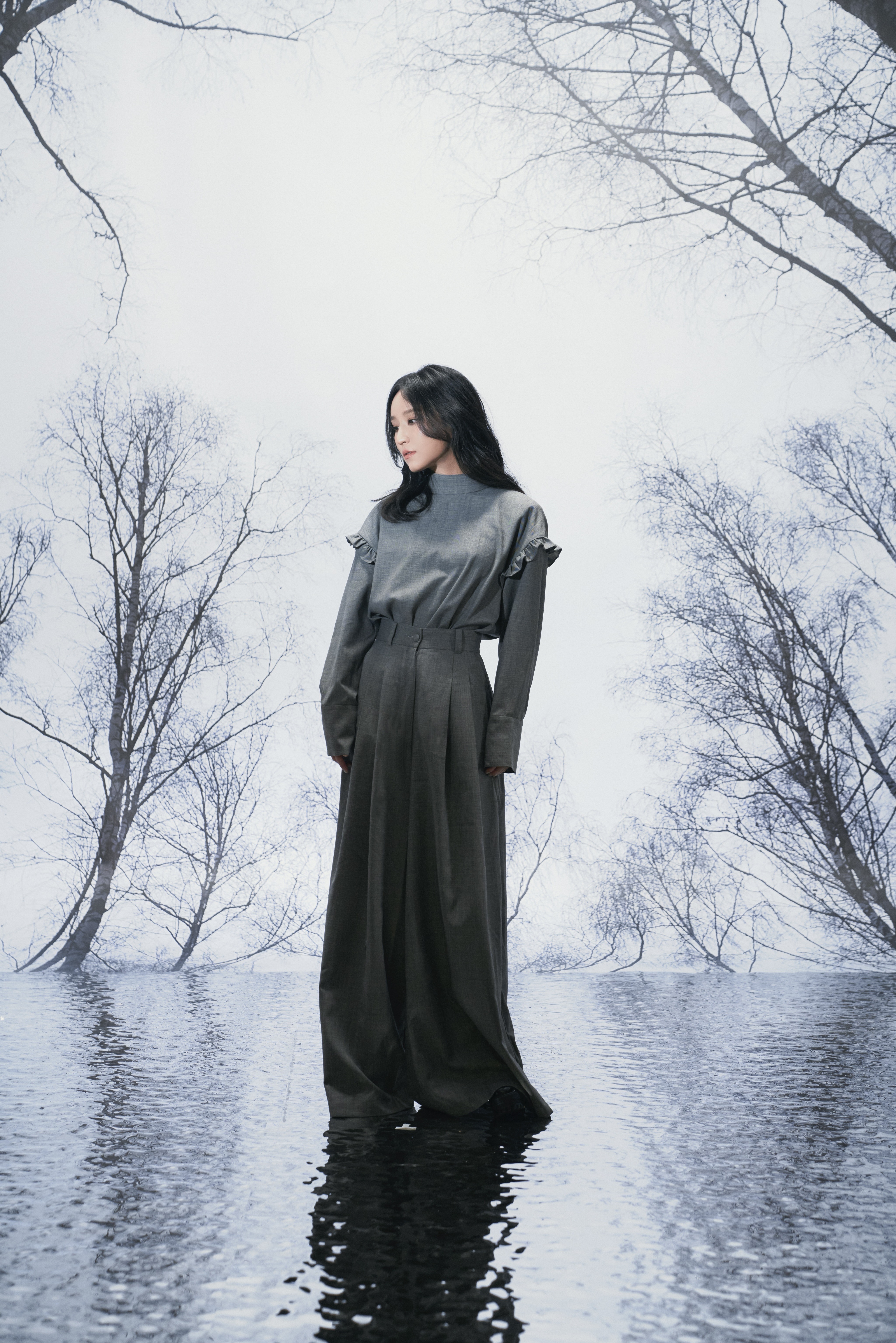 法蘭Fran首張創作大碟《逞強的溫柔》，邀來五月天瑪莎、阿信、韓立康齊力製作。（相映國際提供）