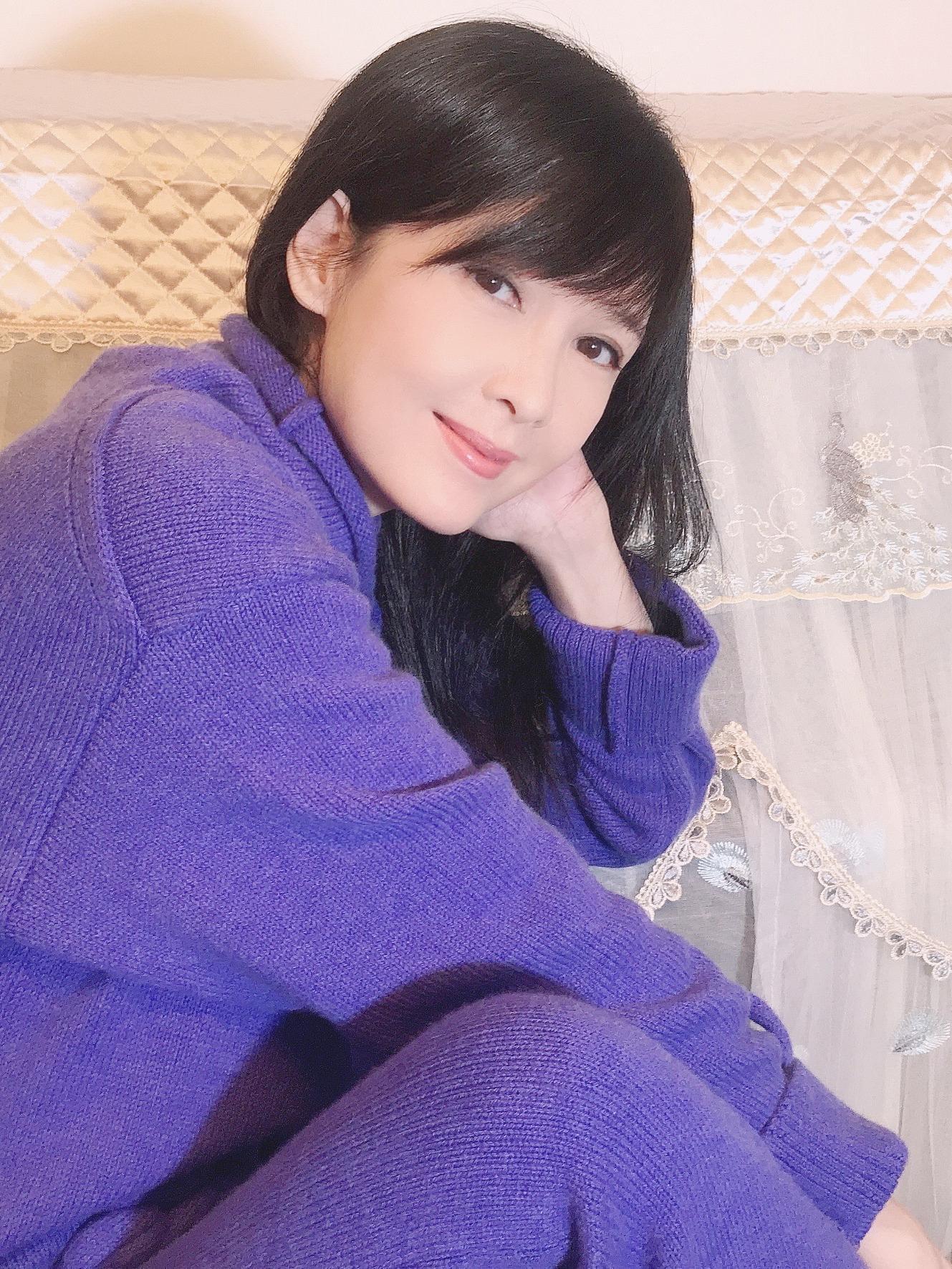 周慧敏貼出10日生日當天的照片,風采依舊。(翻攝周慧敏臉書)