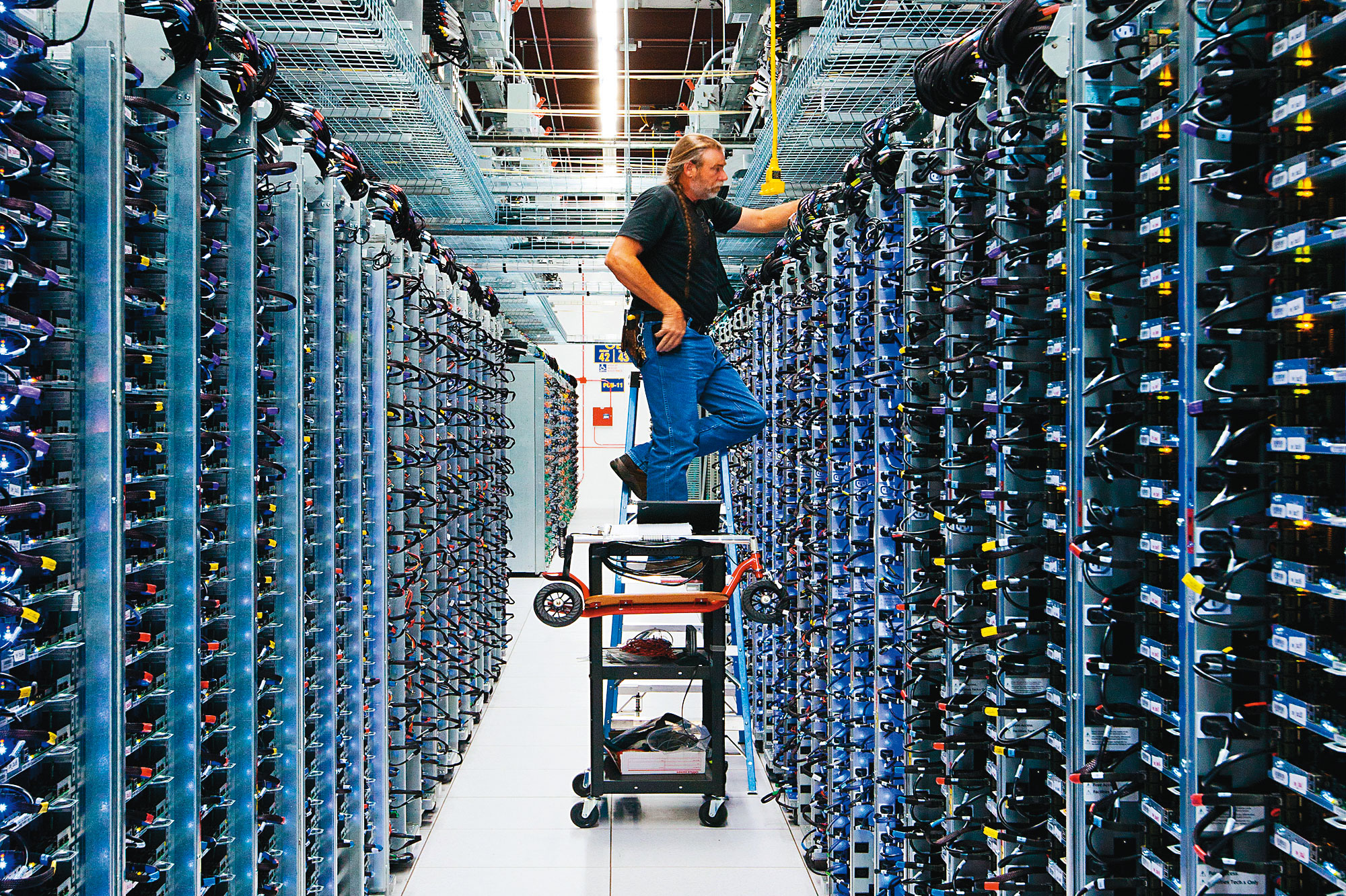 資料中心將是矽光子應用的主戰場，兩岸半導體業者未來將再度狹路相逢。