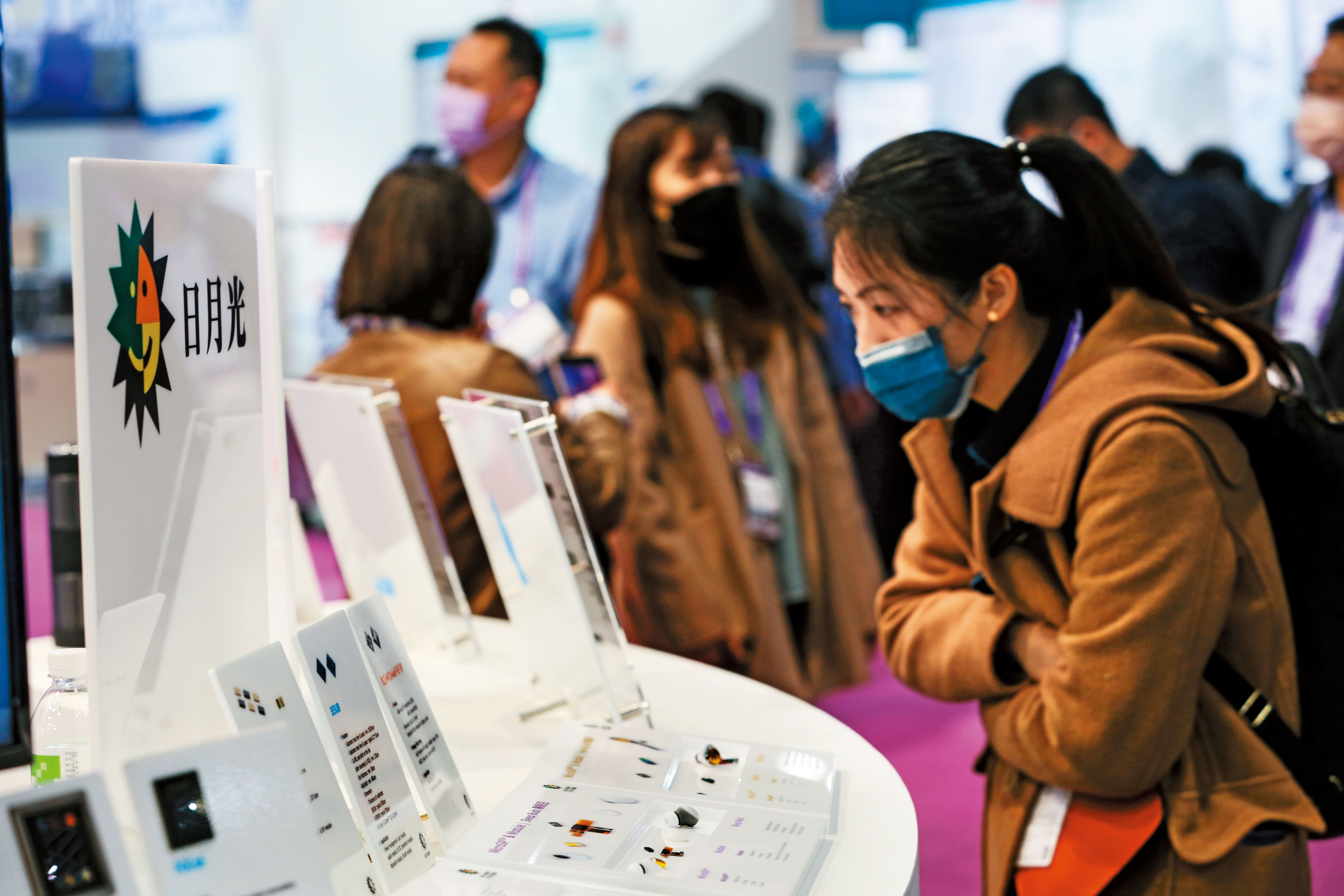 市場傳聞，日月光正與台積電合作，共同打造用於矽光子晶片的光學共同封裝元件（CPO）。