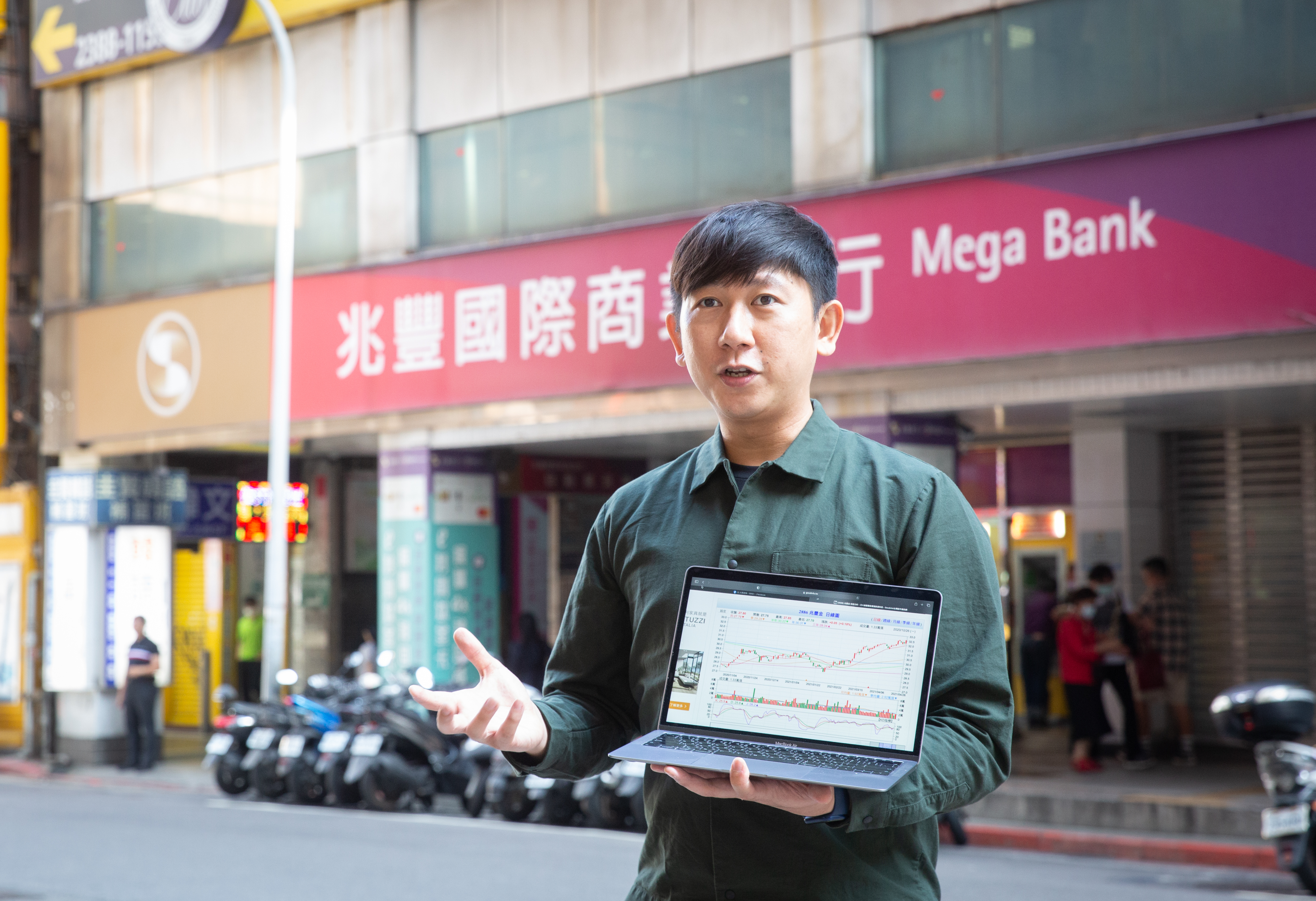 投資達人大俠武林分享金控股合理價值區間的算法。