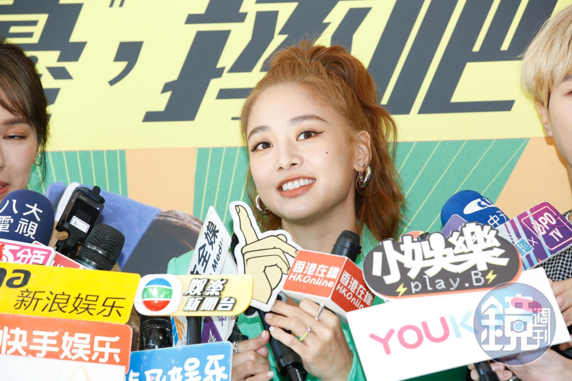 鬼鬼有場戲被吊上3層樓的椰子樹上,印象超深刻。