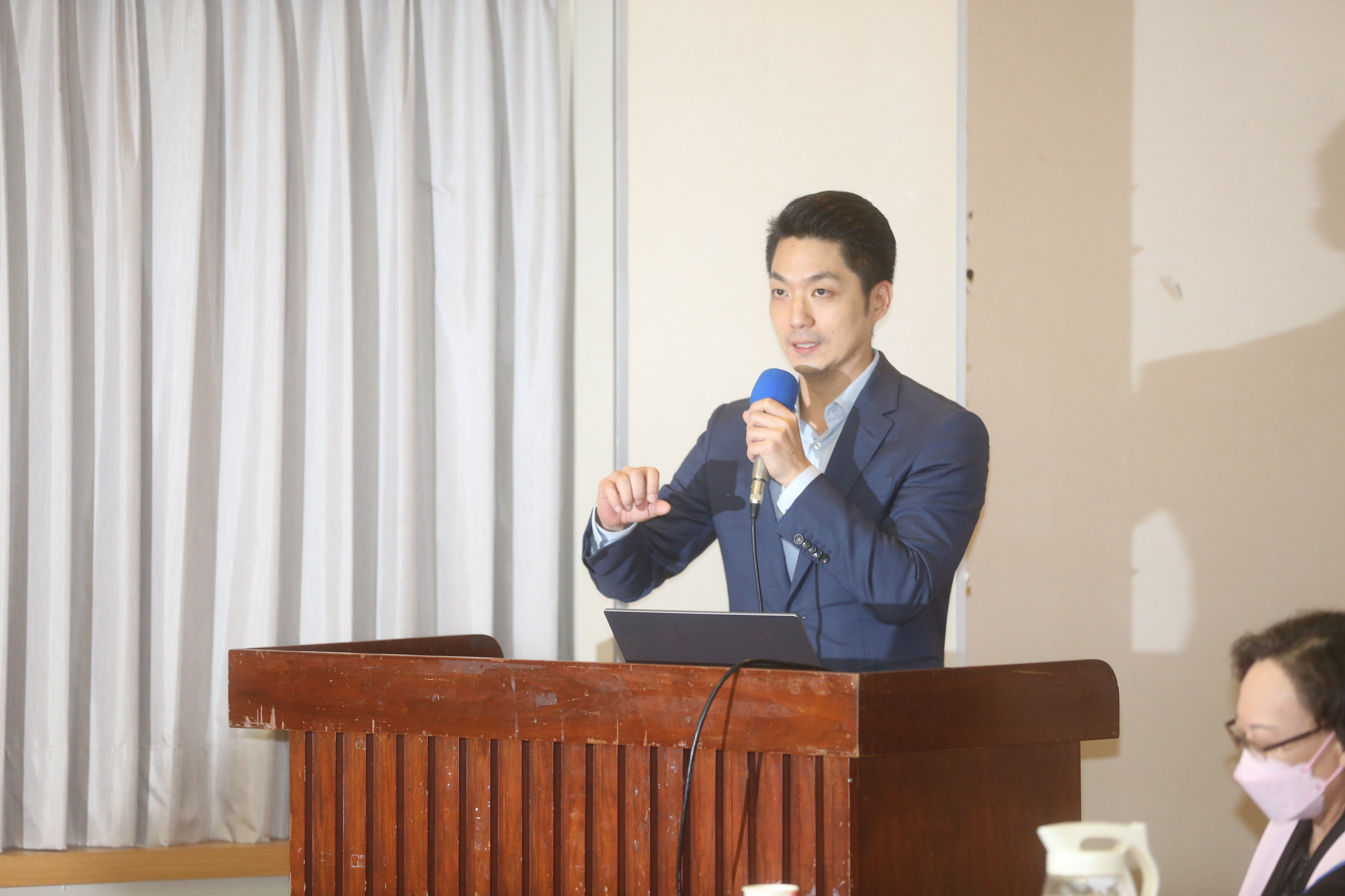 蔣萬安（圖）突然宣布請辭立委，媒體人黃揚明認為團隊這波操作「不及格」。（本刊資料照）