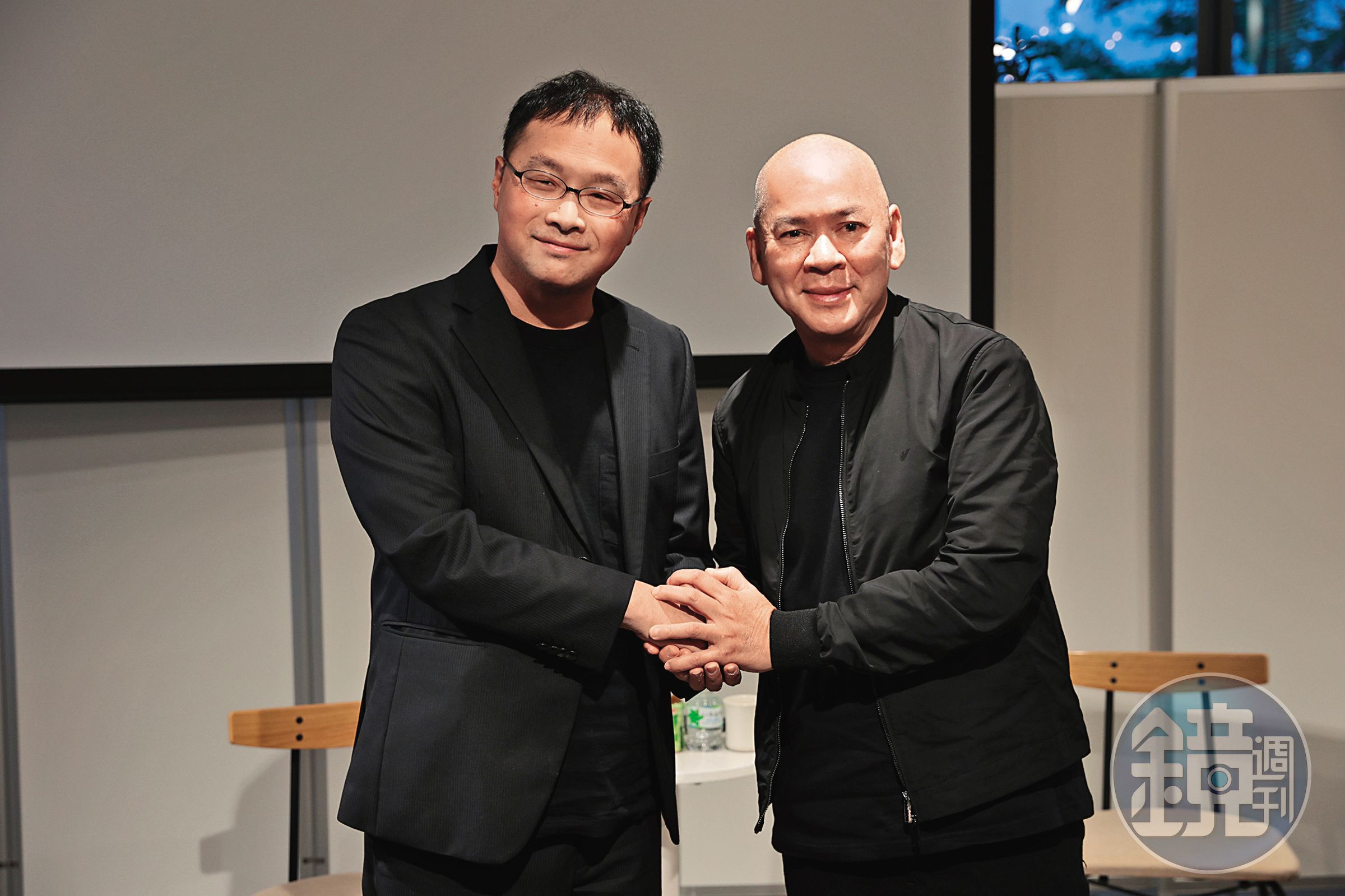	本屆黑澤明獎得主深田晃司（左）與蔡明亮（右），在影展對談分享創作心得。（東京國際影展提供）