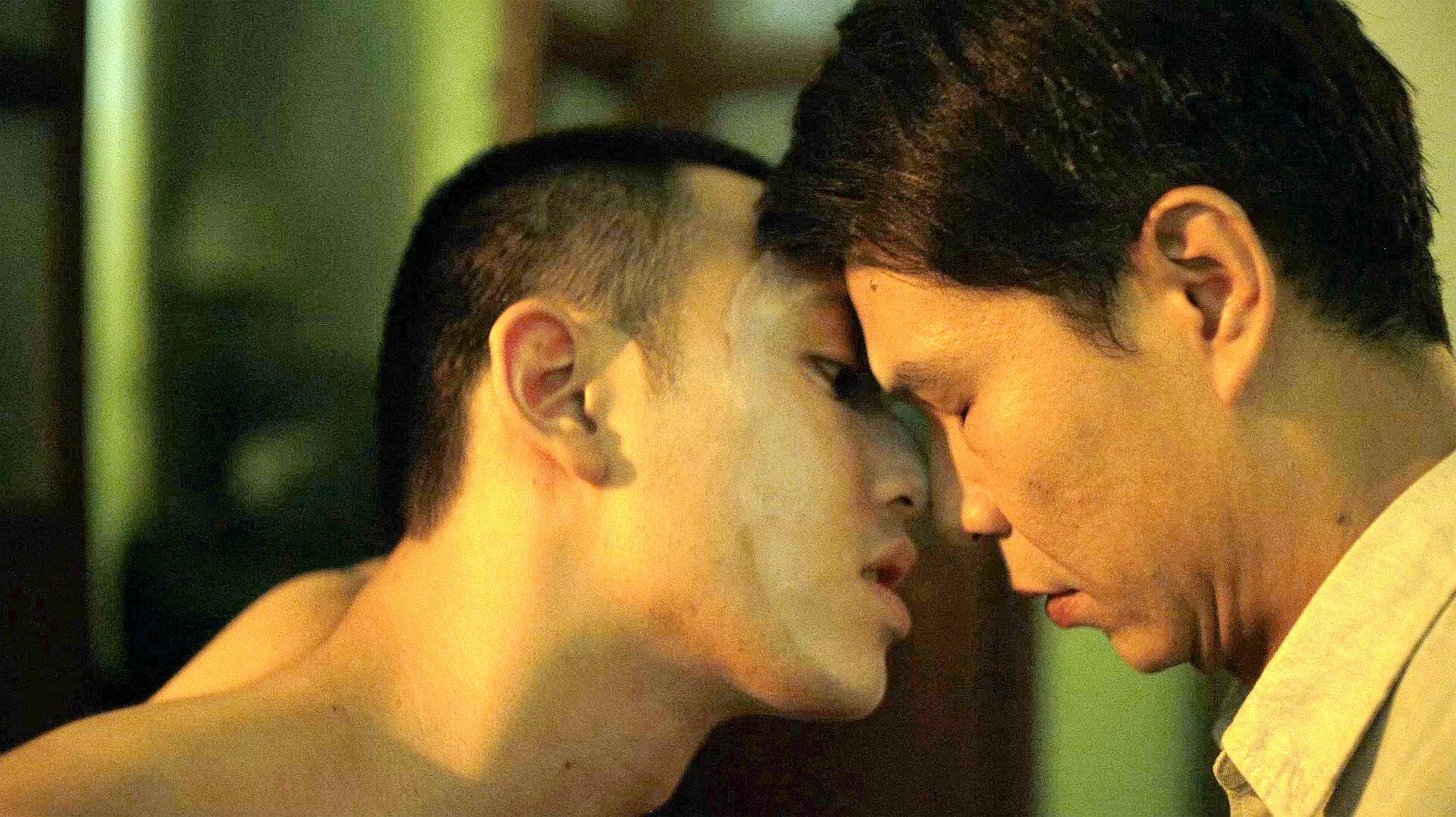 林上（左）與黃栢豪在《海鷗來過的房間》分飾租客與房東，感情發展內斂隱晦。（海鵬）