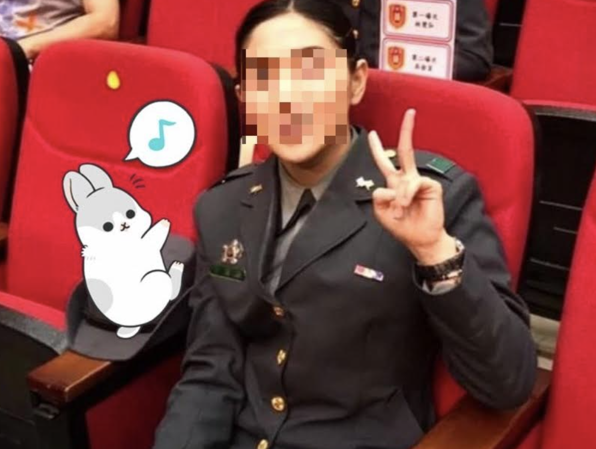 陸軍一名L姓女士官遭爆透過「iSugar愛甜心」網站刊登交友資料,並從事賣淫行為。(翻攝靠北長官2022臉書)