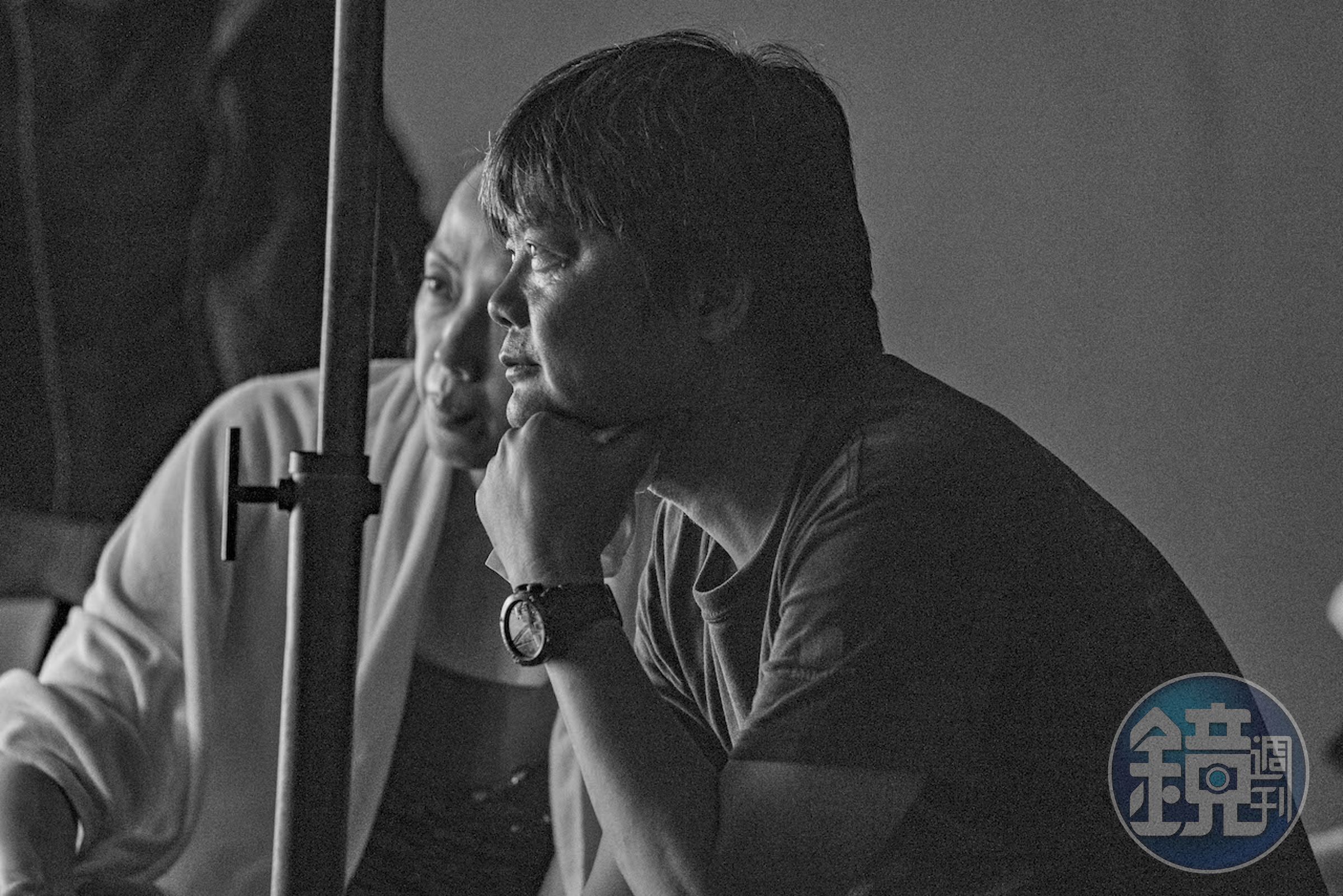 導演姚宏易（右）與舞蹈家許芳宜（左）在《我心我行》拍片現場。（三乘影像事務所提供）
