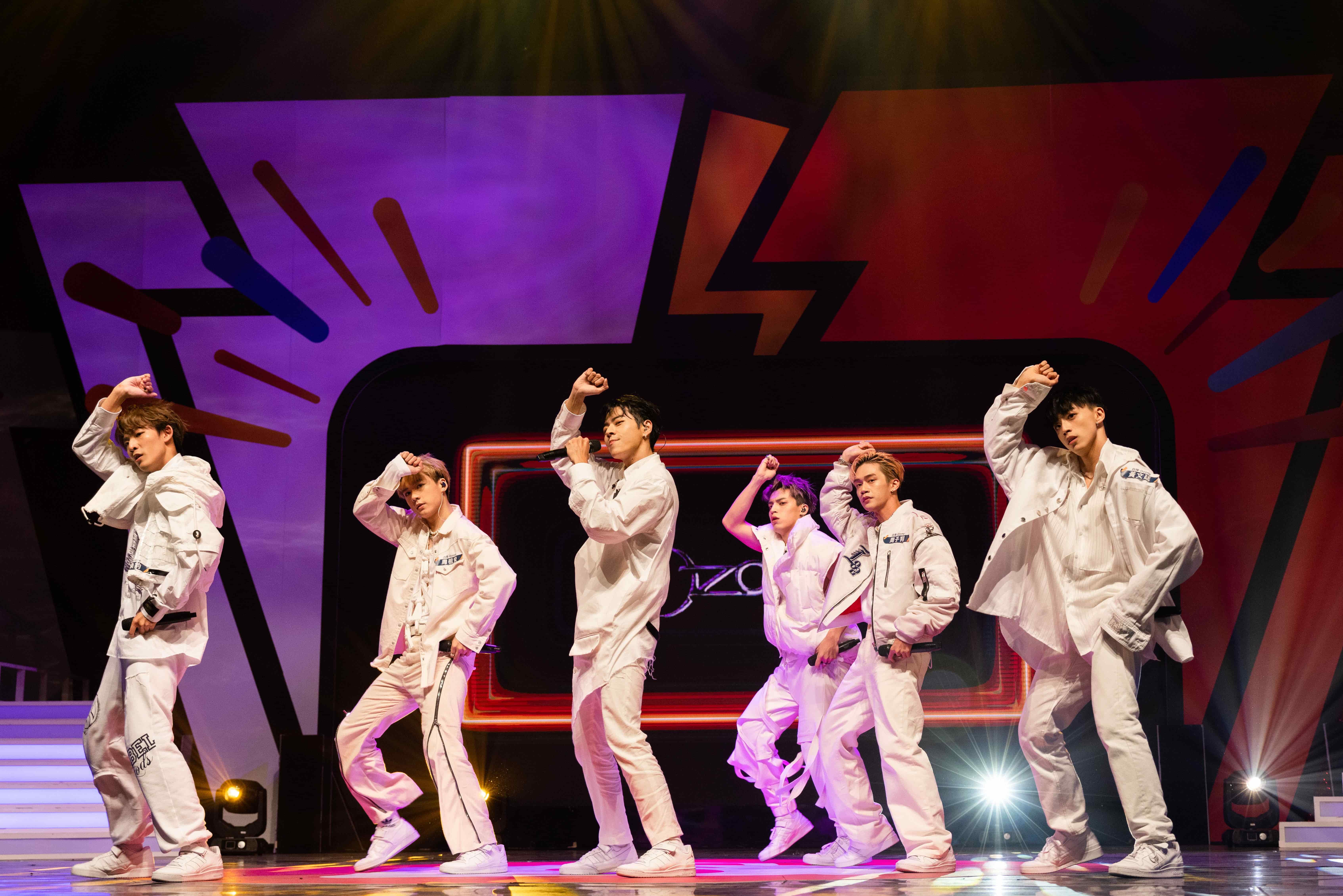 Ozone一出場就帶來〈O.A.O.〉、〈Bad Bad Love〉勁歌熱舞。（蝦皮提供）