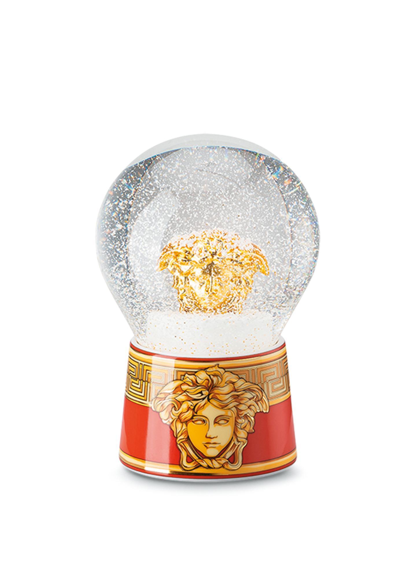 Medusa Amplified雪花玻璃球,NT$12,000。(VERSACE提供)
