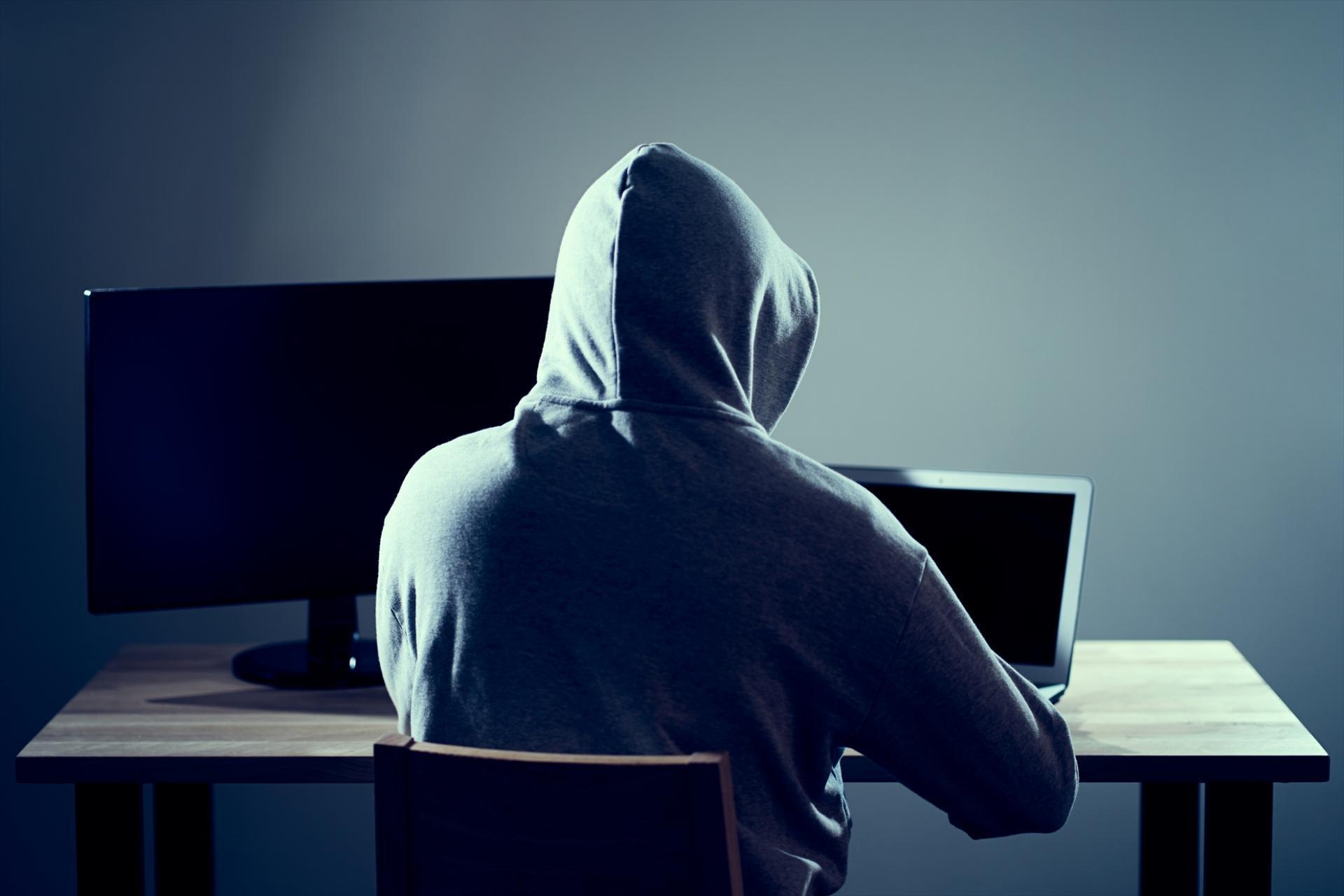泰國28歲男老師不僅與未成年女學生發生性關係,更靠上傳制服色情影片到網站上,收取會員費供人觀看牟利。(示意圖,photoAC)