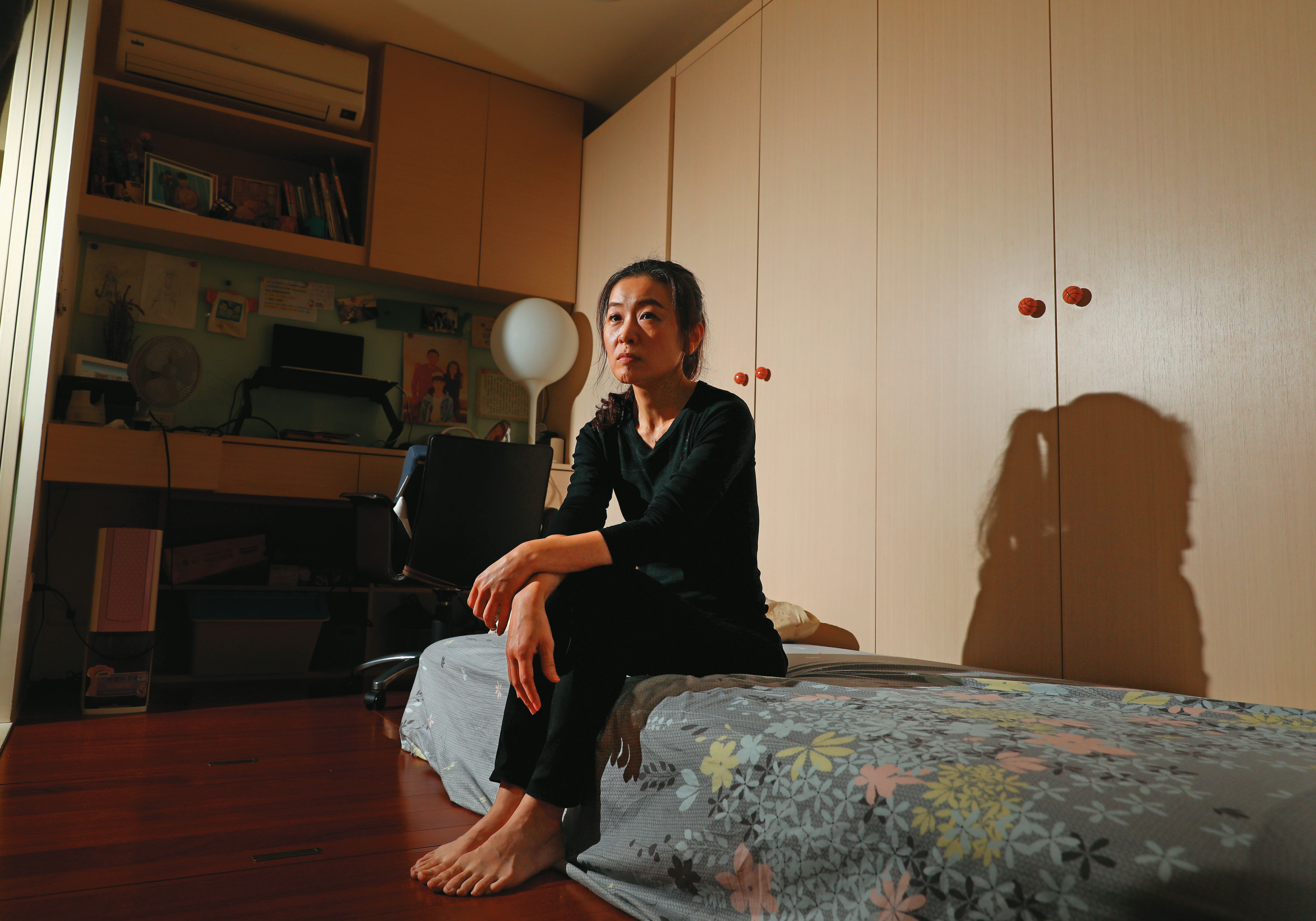李星儀仍努力維持兒子房間的原貌和整潔，說：「他的床單、他的枕頭套，我都捨不得洗。」