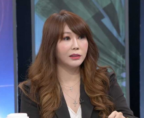 婷婷曾遭男友一路暴打拖行上計程車繼續毆打。(翻攝自網路)