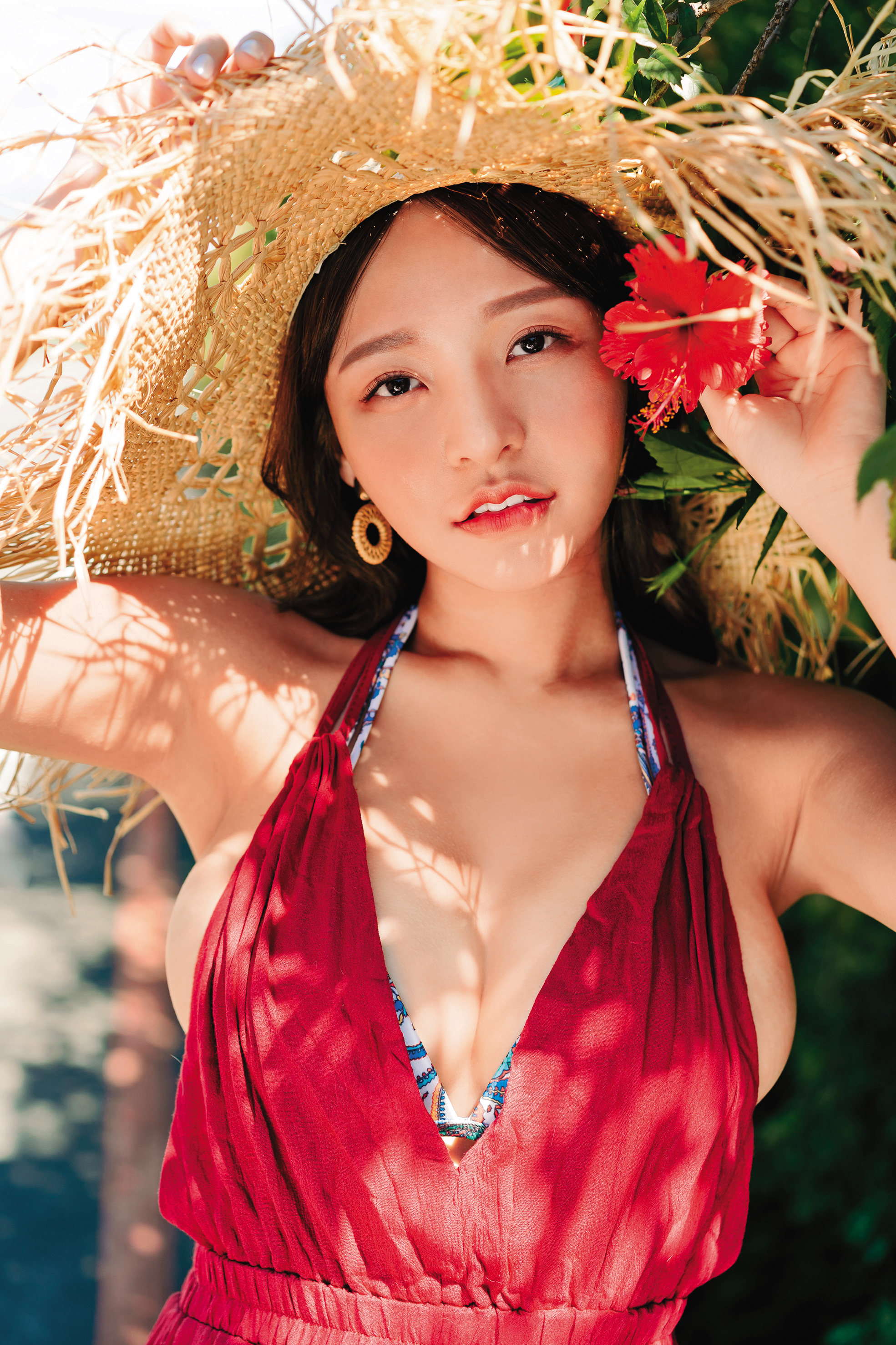 這次拍寫真，林襄再度獻出大尺度，蜜桃臀、側乳大方露。（莉奈文創提供）