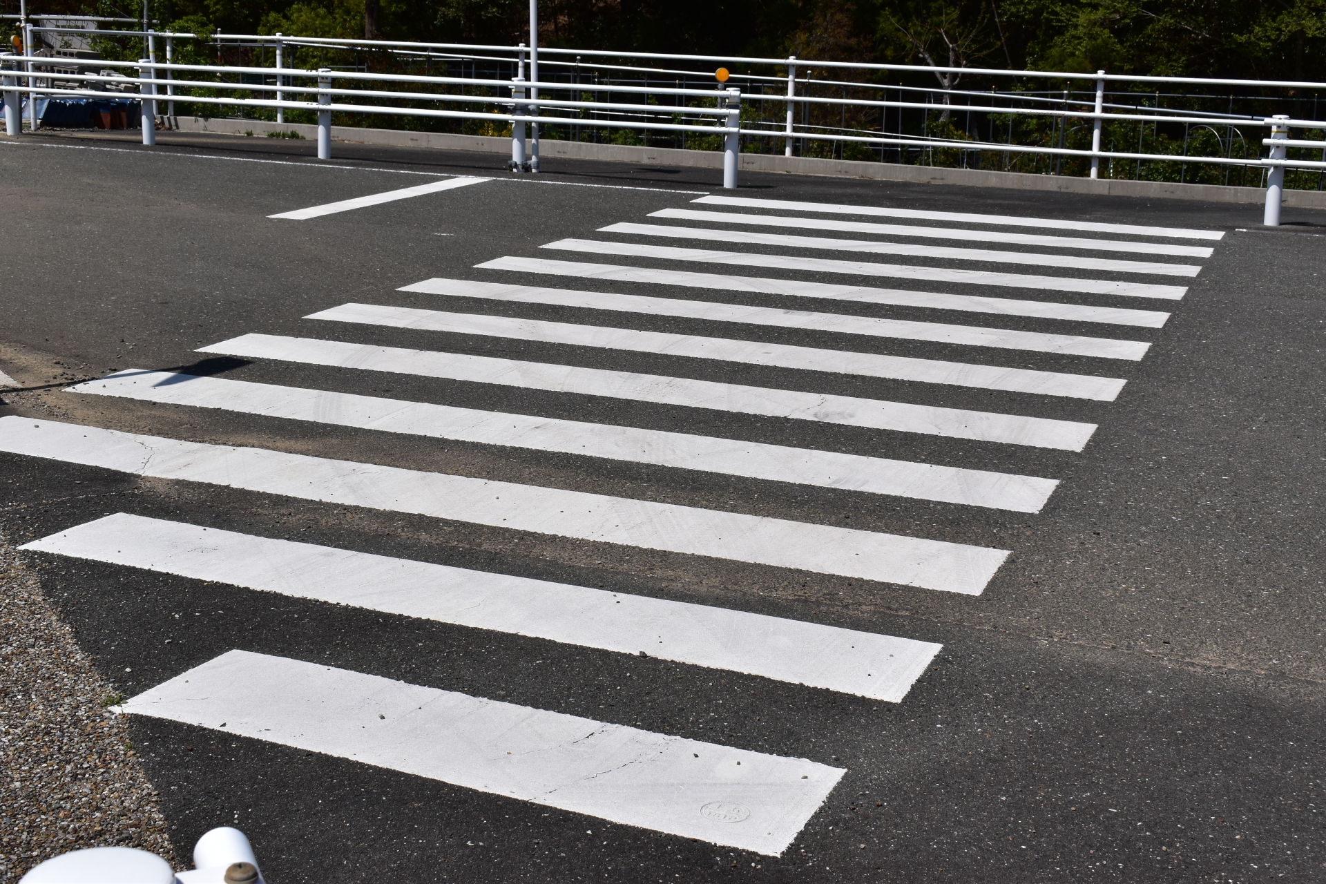 基隆一名老翁違規穿越馬路遭撞死，法院判決駕駛無罪。（示意圖，photoAC）