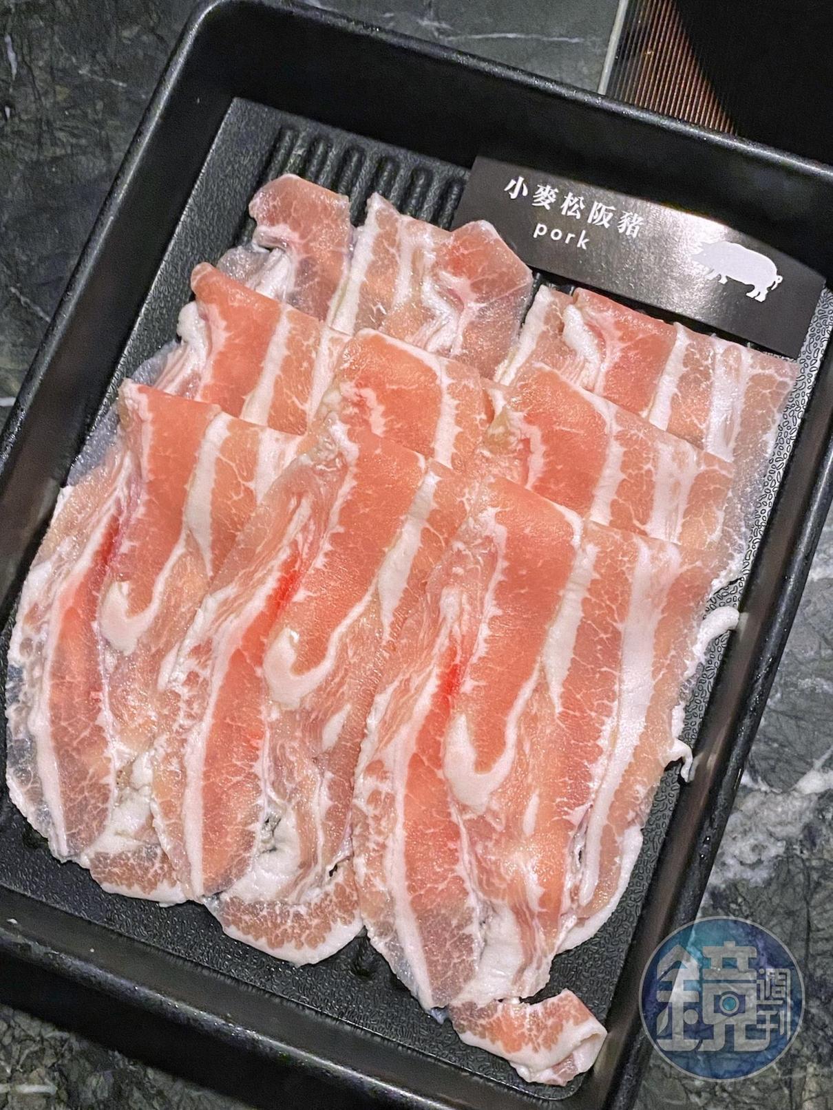 小麥松阪豬片得較薄，口感帶脆。