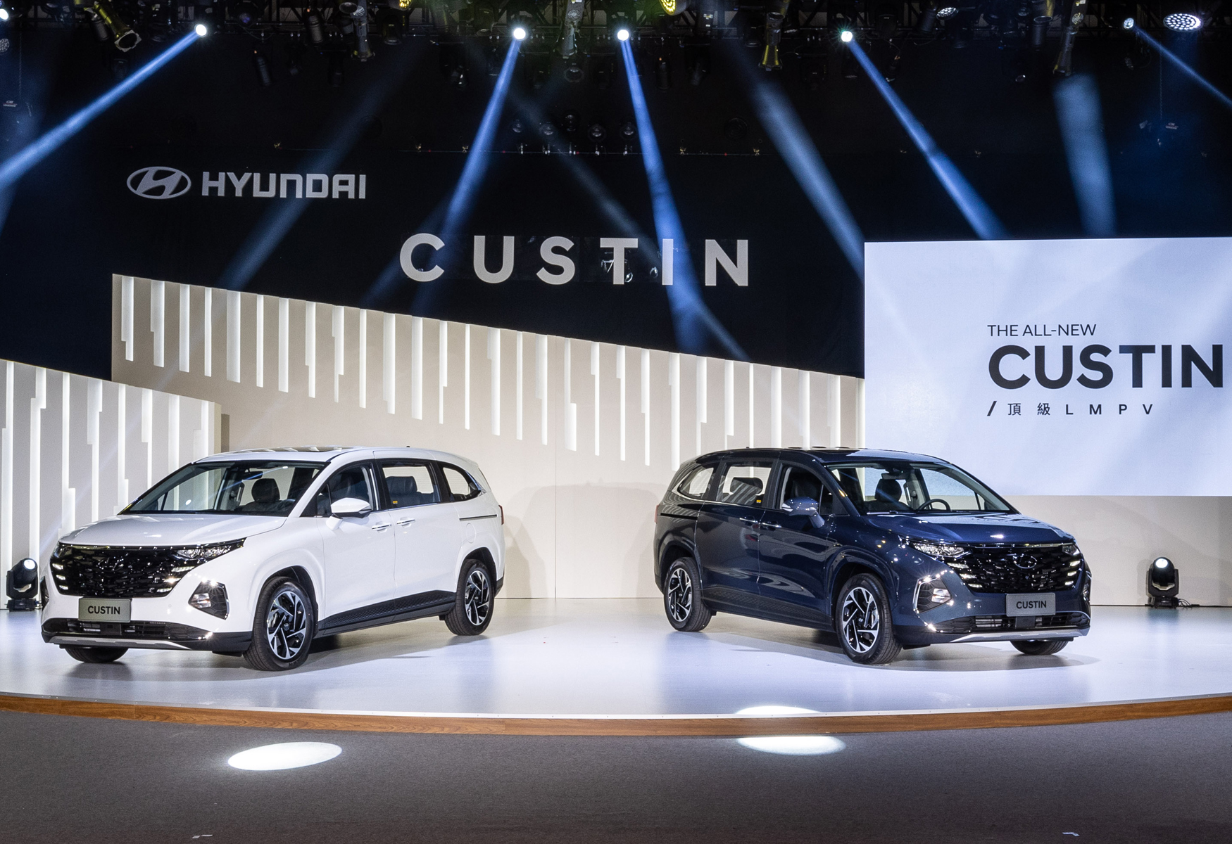 【新車登場】旗艦家旅！HYUNDAI Custin
