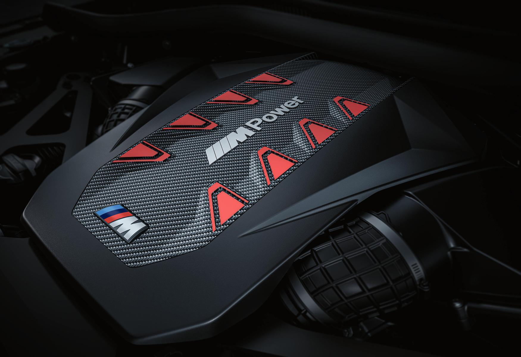 搭載全新BMW eDrive插電式混合動力科技的BMW XM，動力輸出最大達653匹德制馬力且爆發800牛頓米的強勁扭力。
