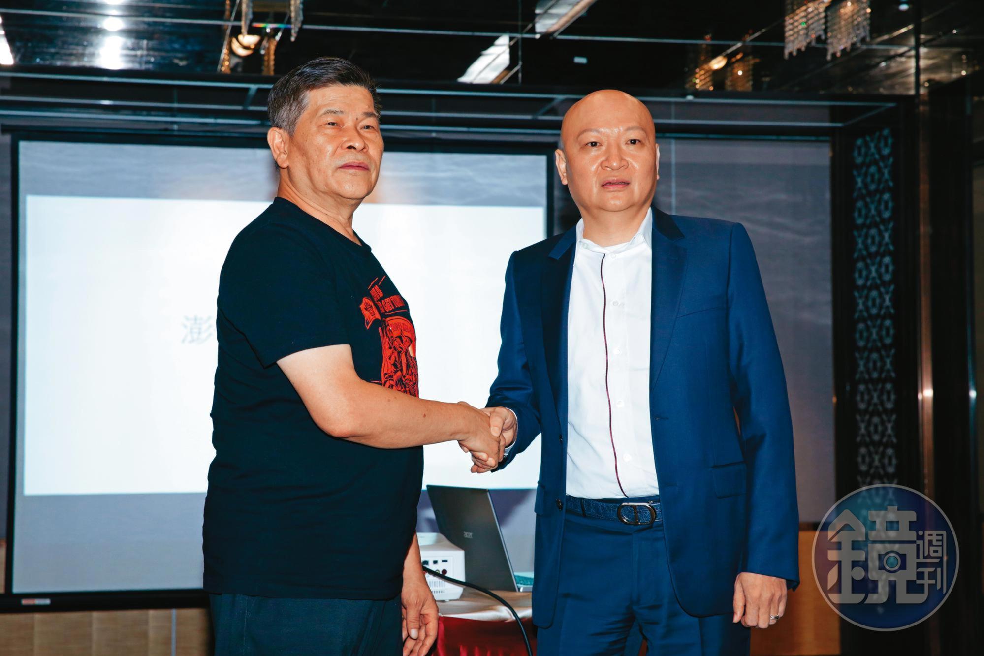 否認是「澎恰恰金主」的林秉文（右）被檢警查緝後，暫時以300萬元交保。