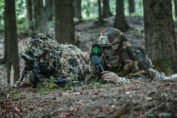 超狂神射手!烏克蘭軍2710公尺成功狙擊俄軍,一槍斃命。(翻自《每日星報》)