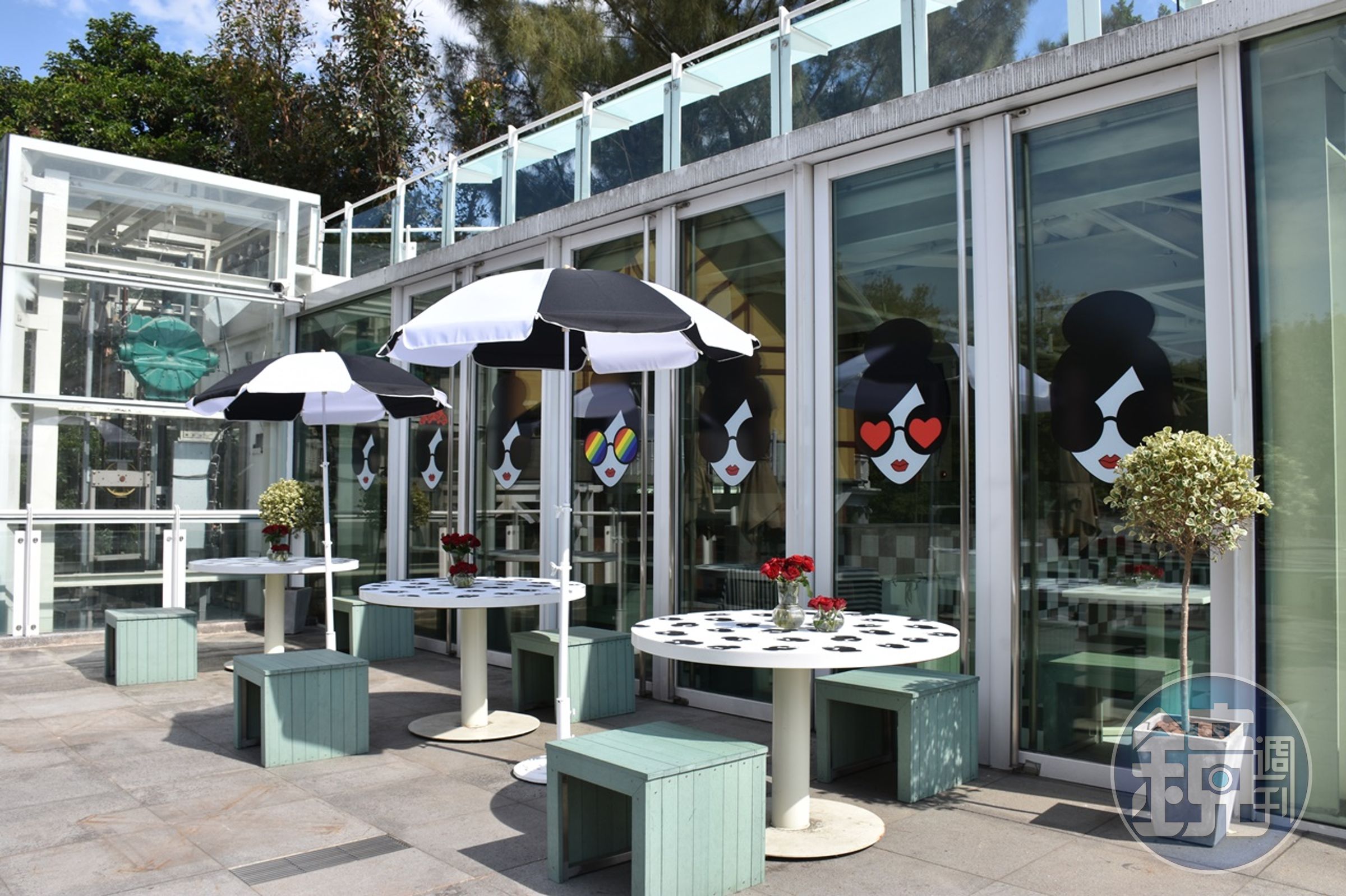 CAFE ACME X alice + olivia完美復刻了今年紐約時裝週期間的麥迪遜大道（Madison Avenue）期間限定咖啡座。（alice + olivia提供）