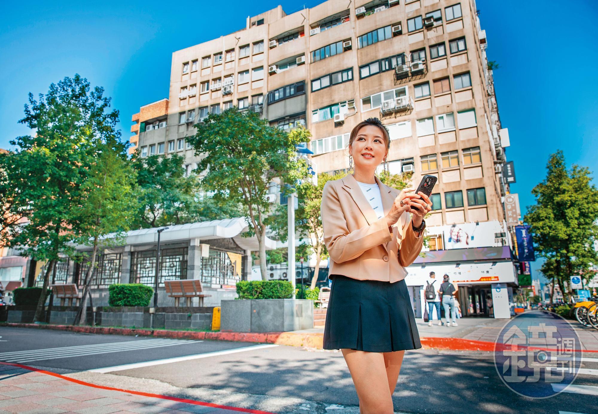 從月光族翻身,嚴立婷計畫3年內再拚一間捷運小宅,一圓當包租婆的夢想。