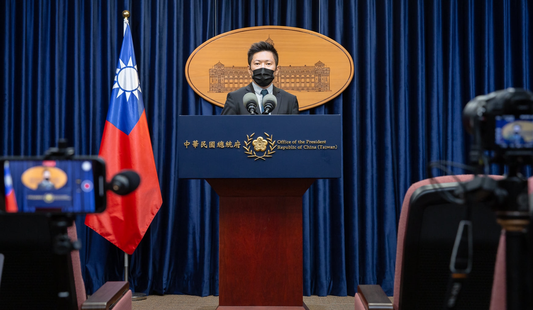 總統府發言人張惇涵今日宣布確診，並透露總統蔡英文情況。（翻攝自張惇涵臉書）