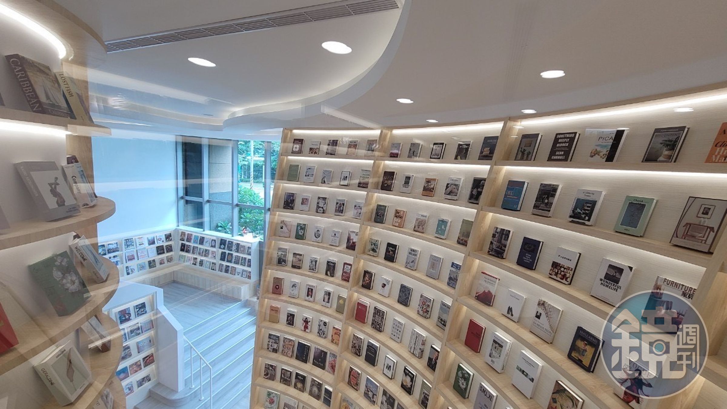 益品書屋台北館搬家了，進駐淡水後，空間比以前更大。（益品書屋提供）